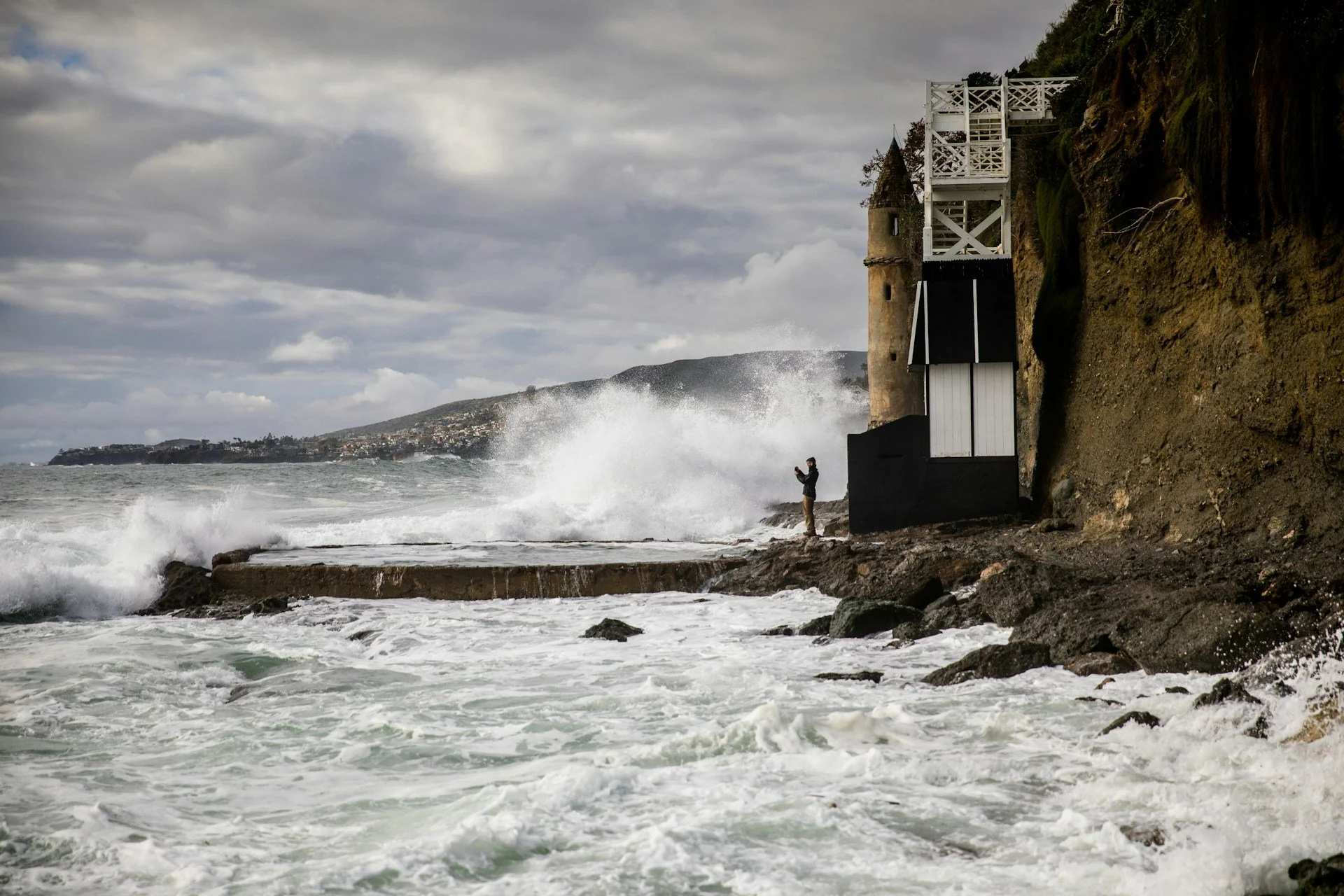 High tide at a beach in Laguna Beach
