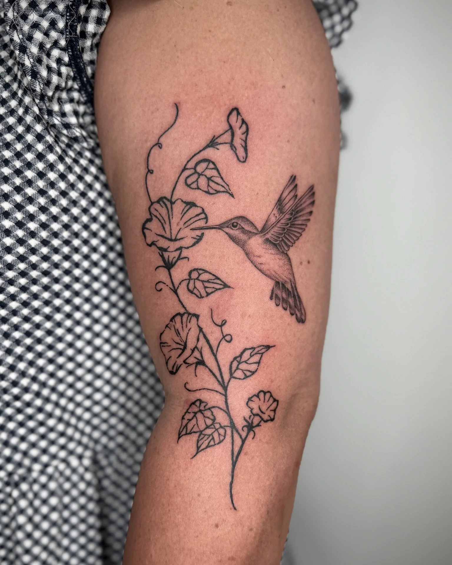 Custom Morning Glory&rsquo;s and Hummingbird for Julia! Made at @twicerabbittattoo 

Really enjoying tattooing florals lately. Would love to do more please! LA books are always open and I can&rsquo;t wait to hear from you 🌸

Las Vegas Books open tom