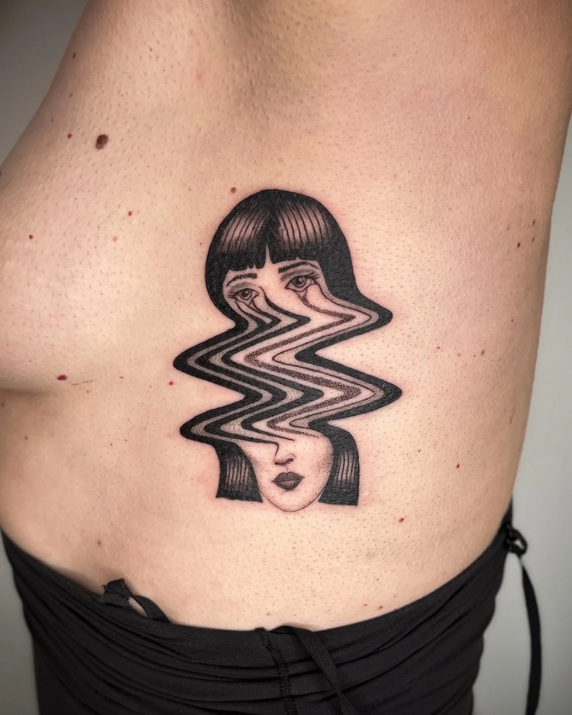 Custom trippy lady head for @jeyk 🖤
Totally in love with this. Made at @twicerabbittattoo 

Booking October and November in LA
Link in my bio to book.