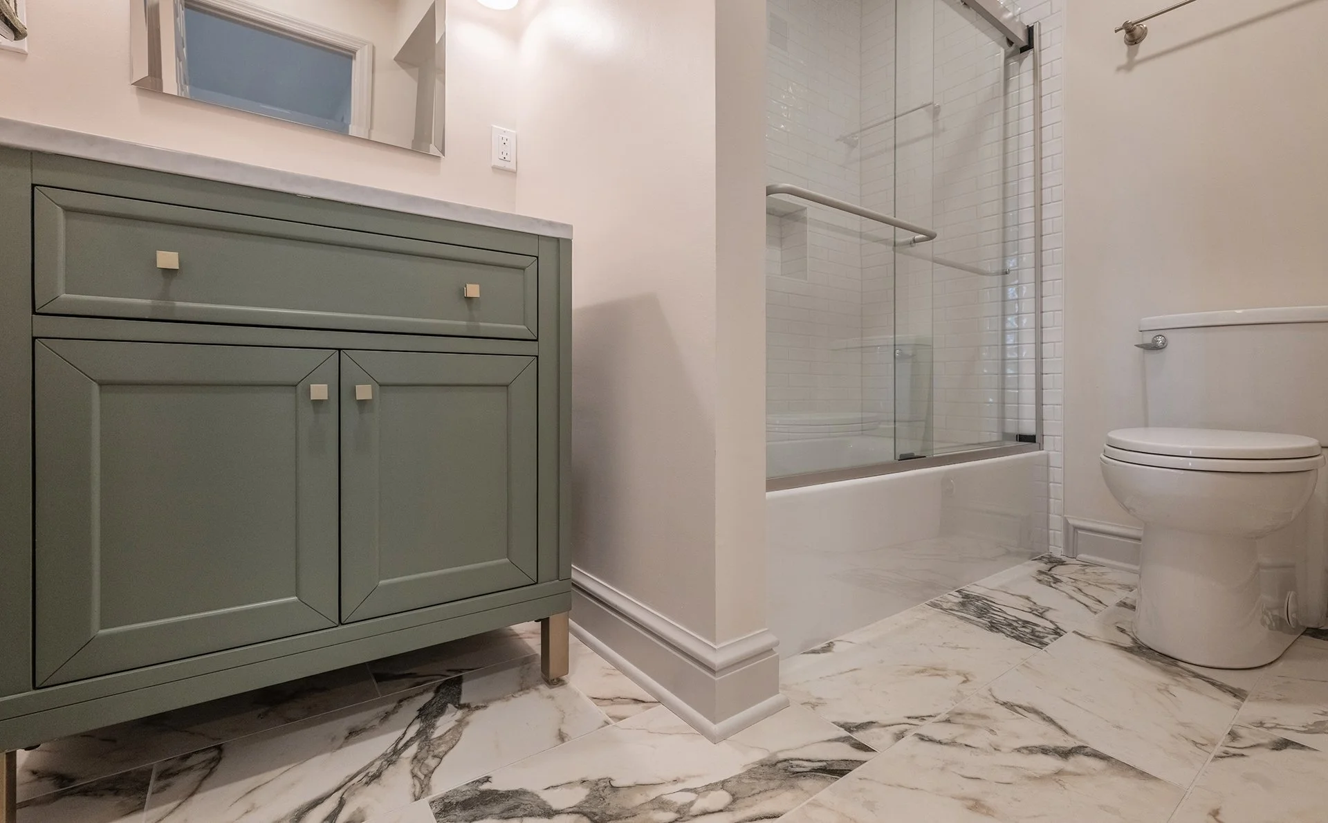  Bathroom, Cabinets 