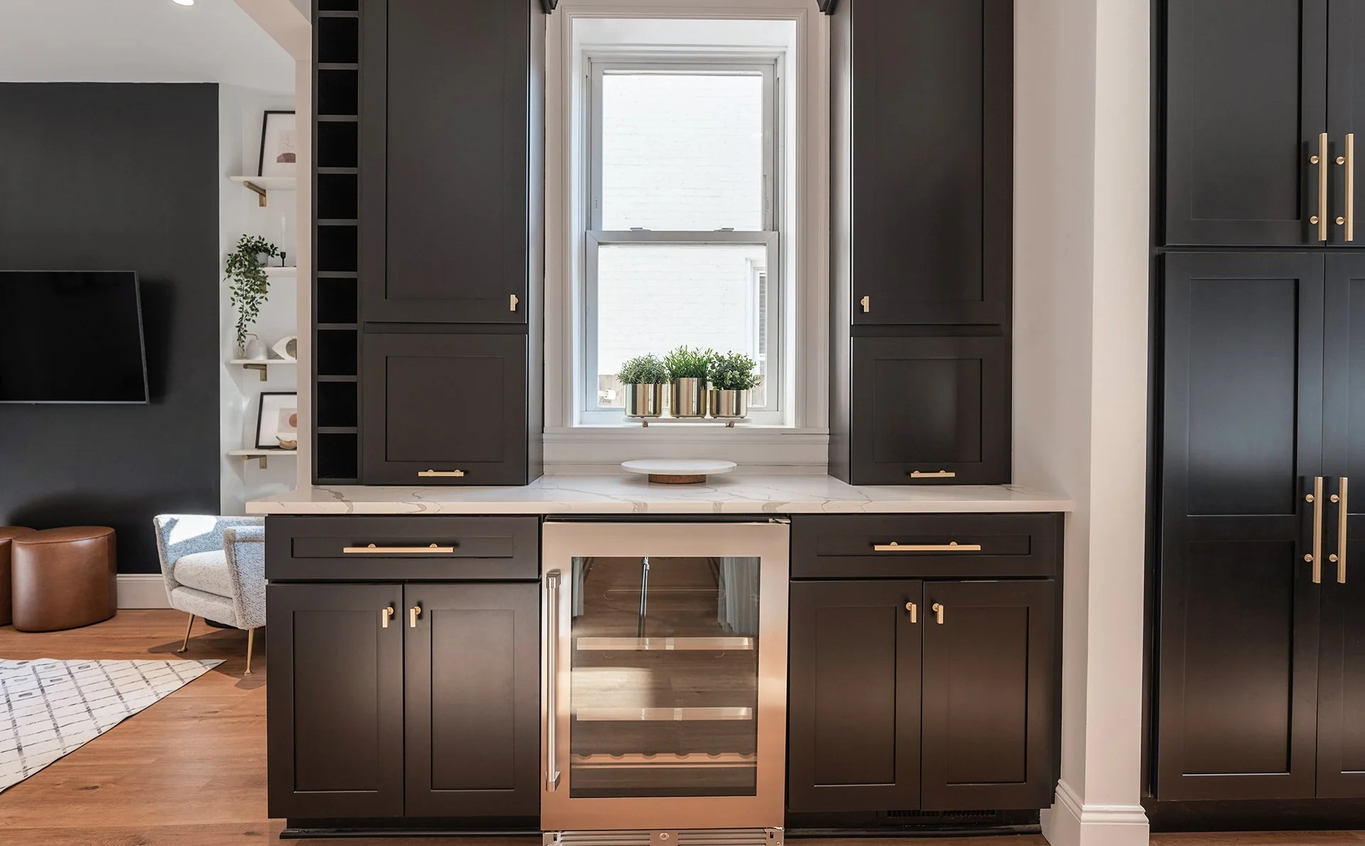  Interior, Kitchen, Cabinets 