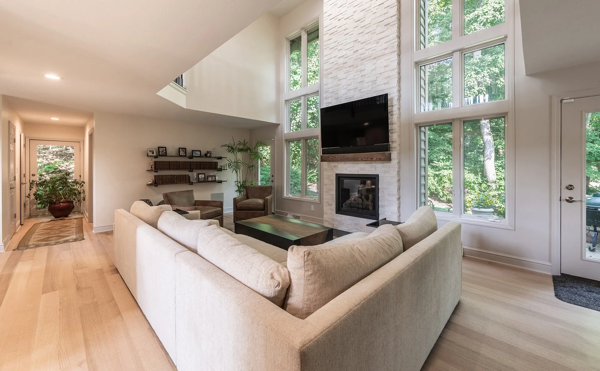  Living Room, Interior 