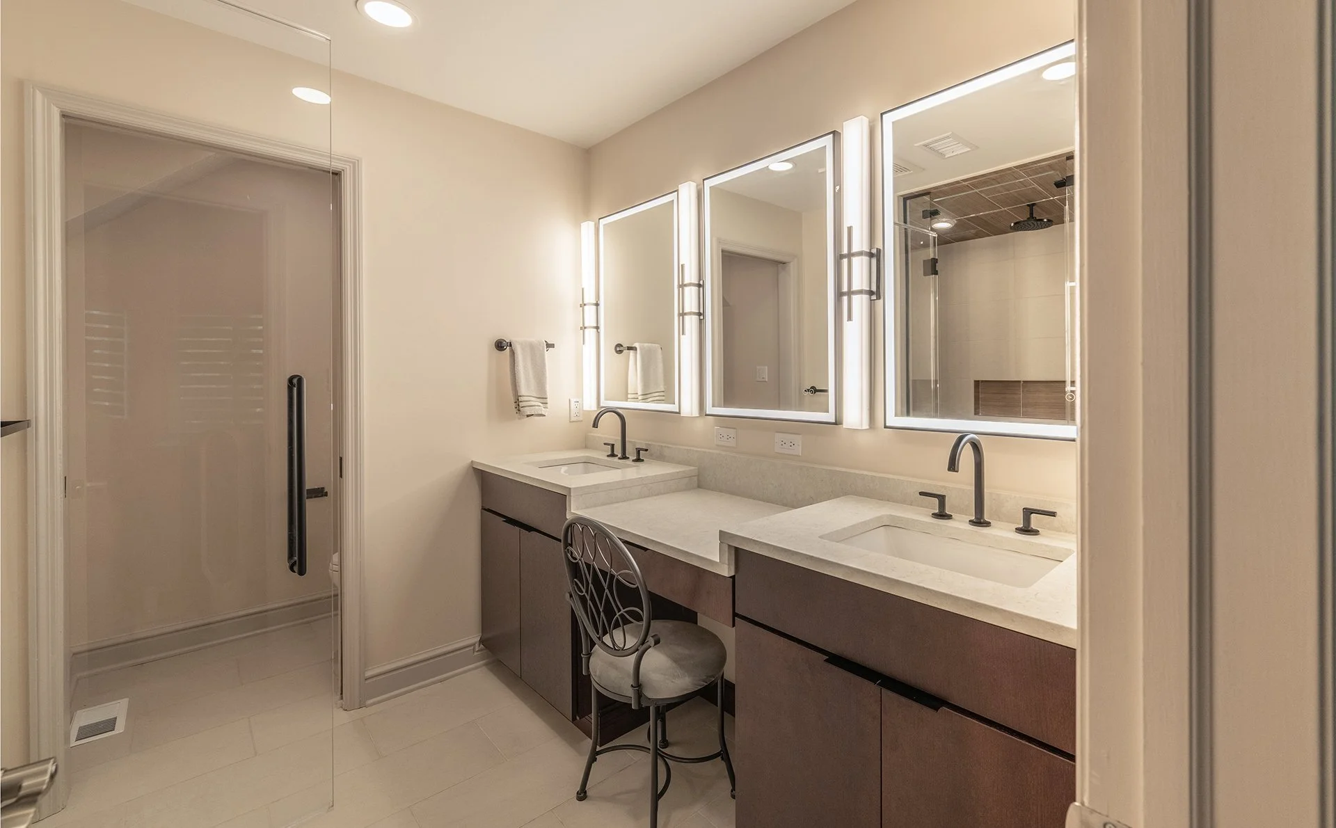  Interior, Bathroom 