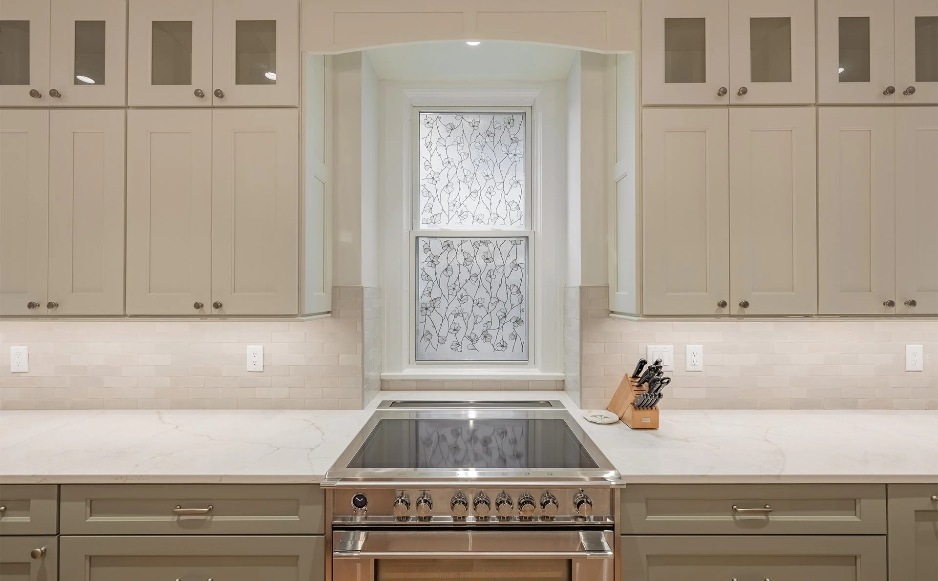  Kitchen, Interior, Cabinets 