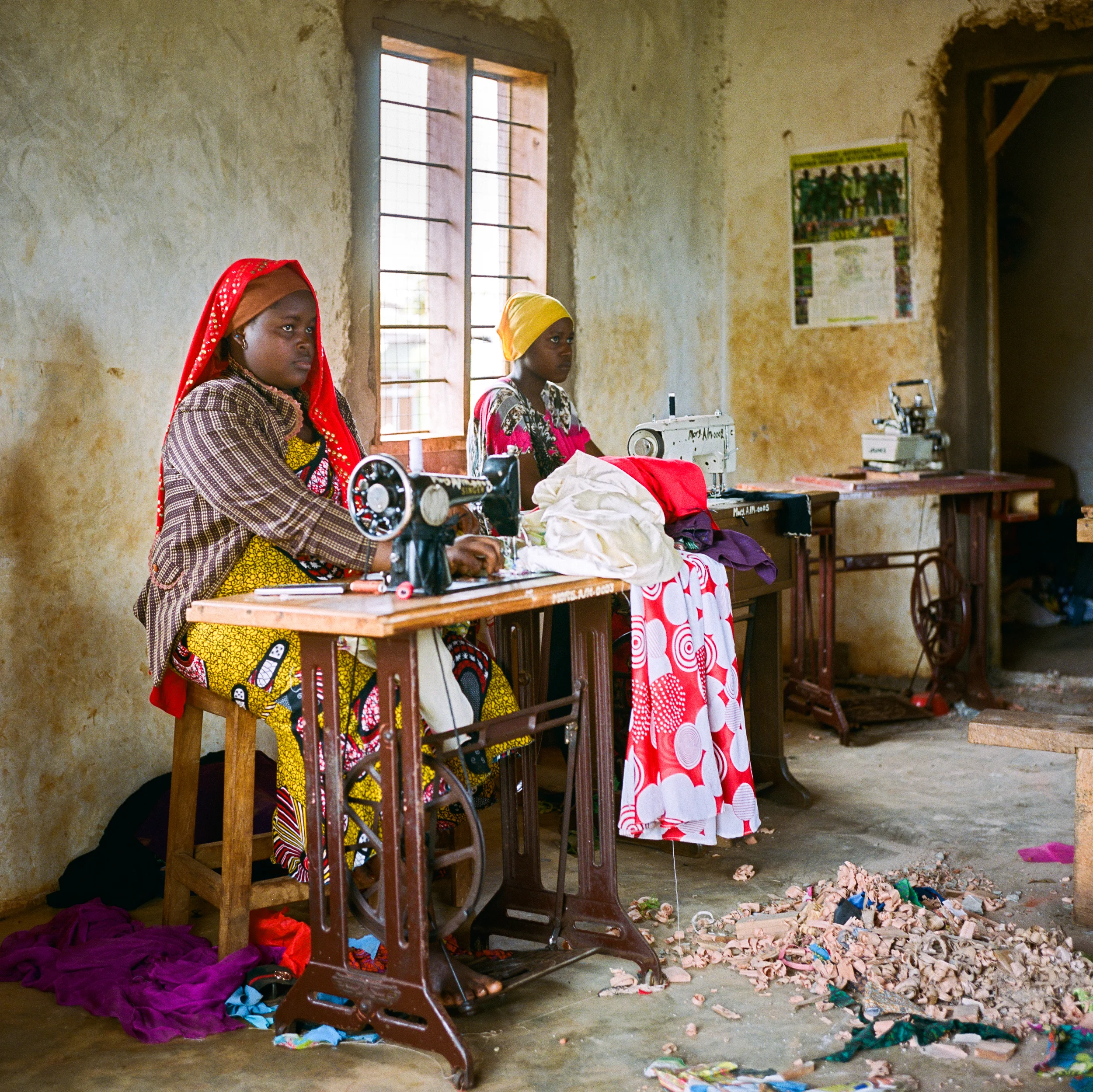 Biache und Asiah. Die Nähwerkstatt in Michungwani. (Copy)