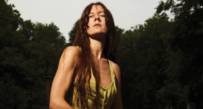Clarissa Connelly : Creating a Spacious Depth in Sound