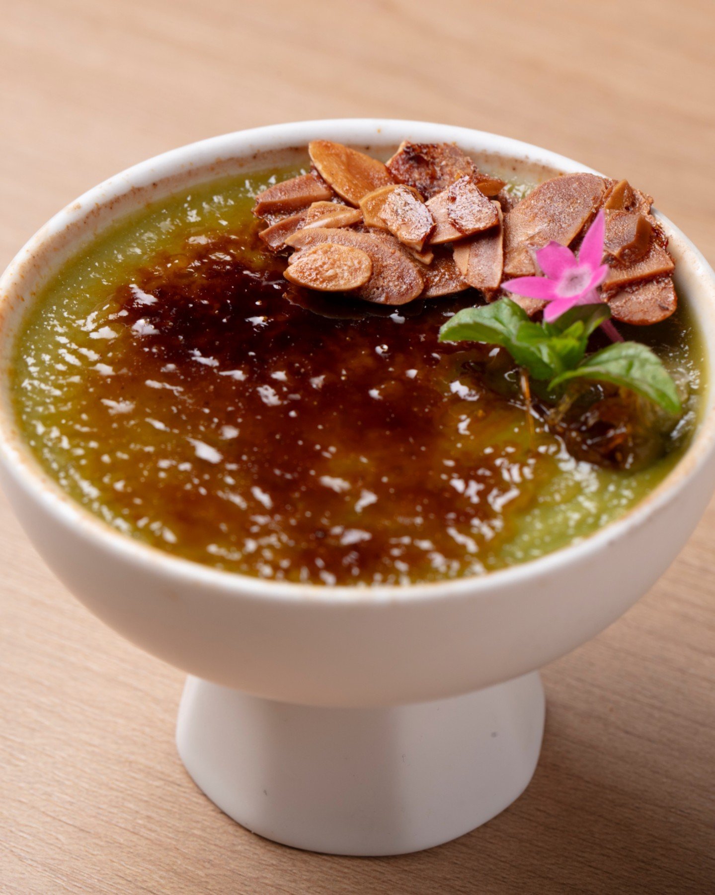 MATCHA CREME BRULEE

A final note of balance, texture, and subtle sweetness to complete the table.

Little Kiki, Carlsbad. 
📍2598 Madison St. Carlsbad, CA