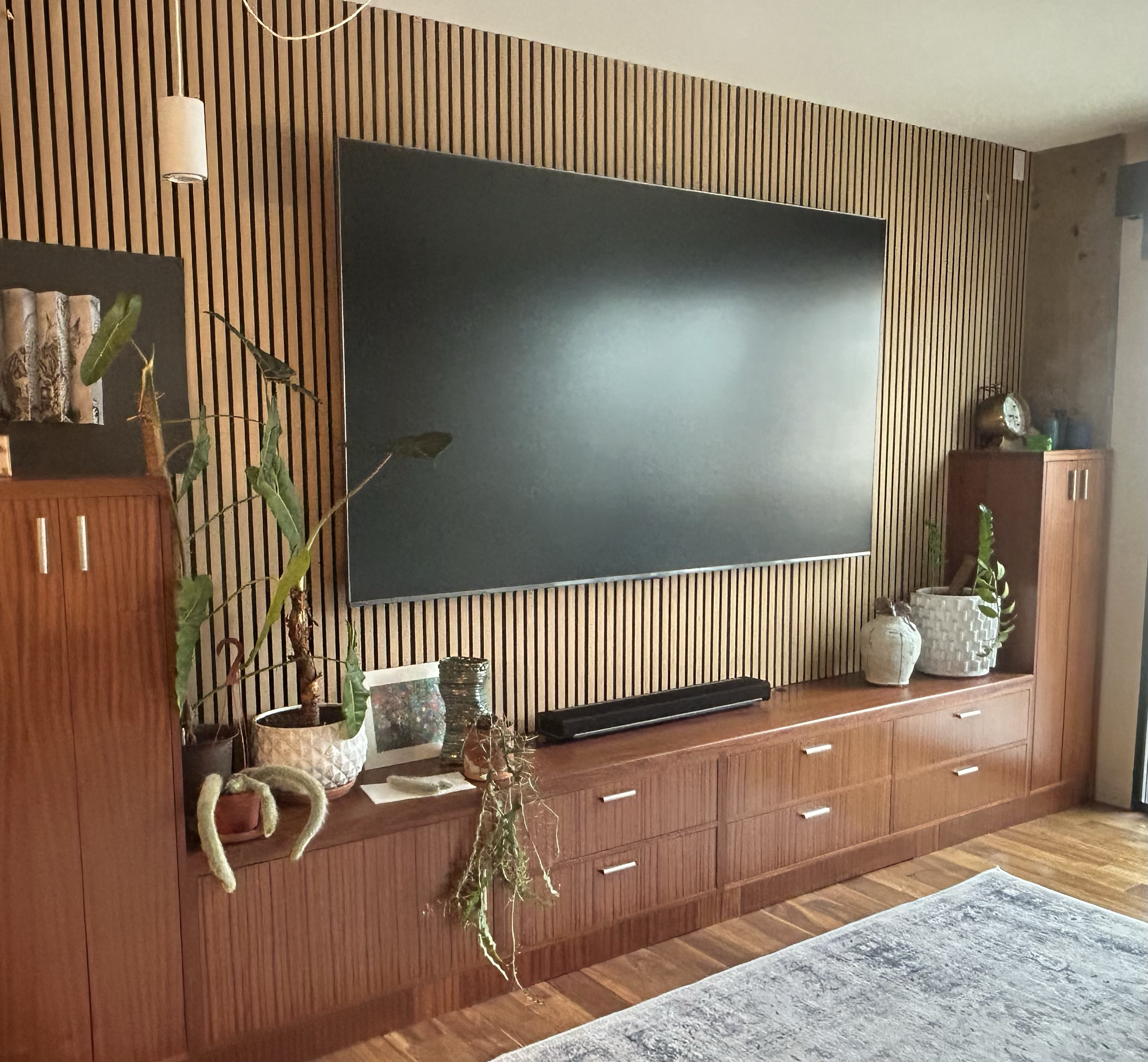 Custom Built-Ins & Entertainment Center
Transforming everyday spaces with custom craftsmanship. This project features a custom entertainment center and built-in bar, designed and fabricated to maximize storage while creating a clean, seamless look. R