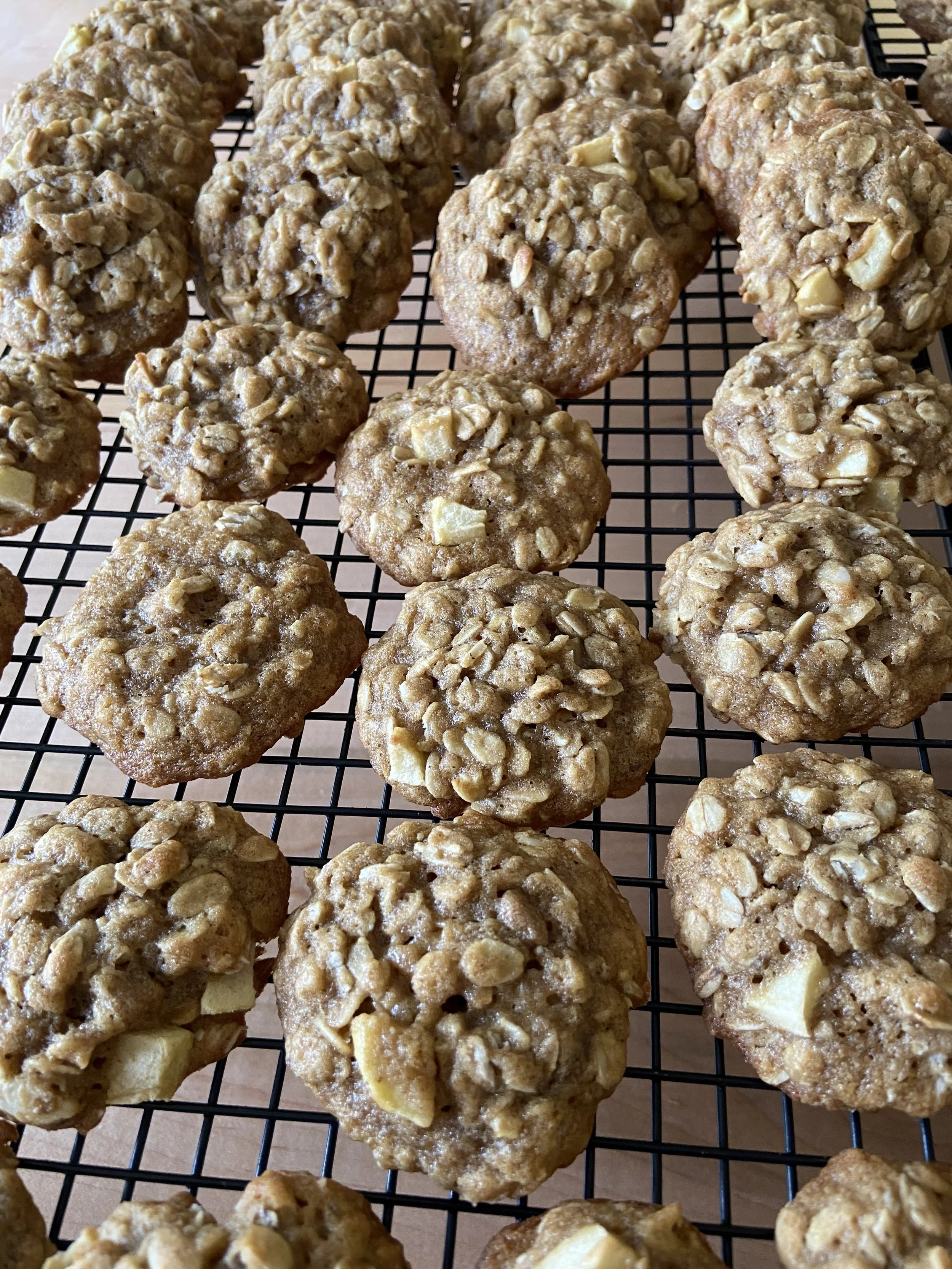 Apple Pie Oatmeal Cookies