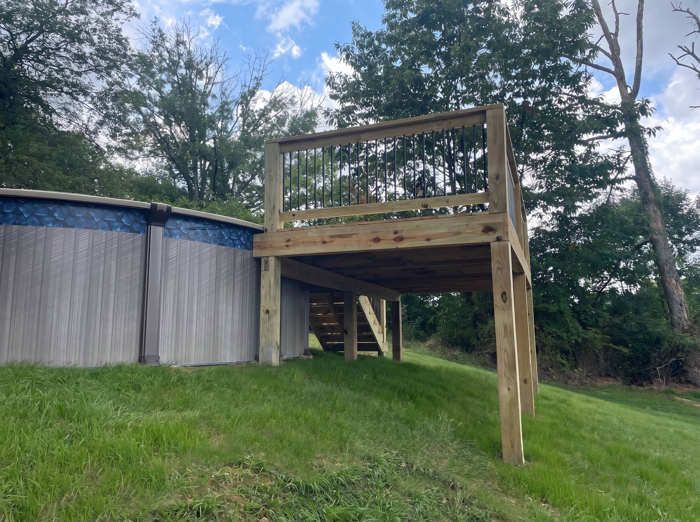Hilltop Pool Deck