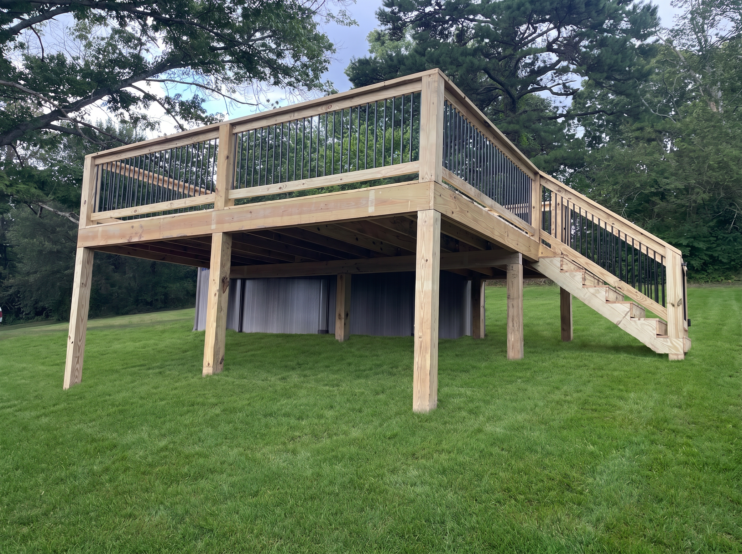 Hilltop Pool Deck