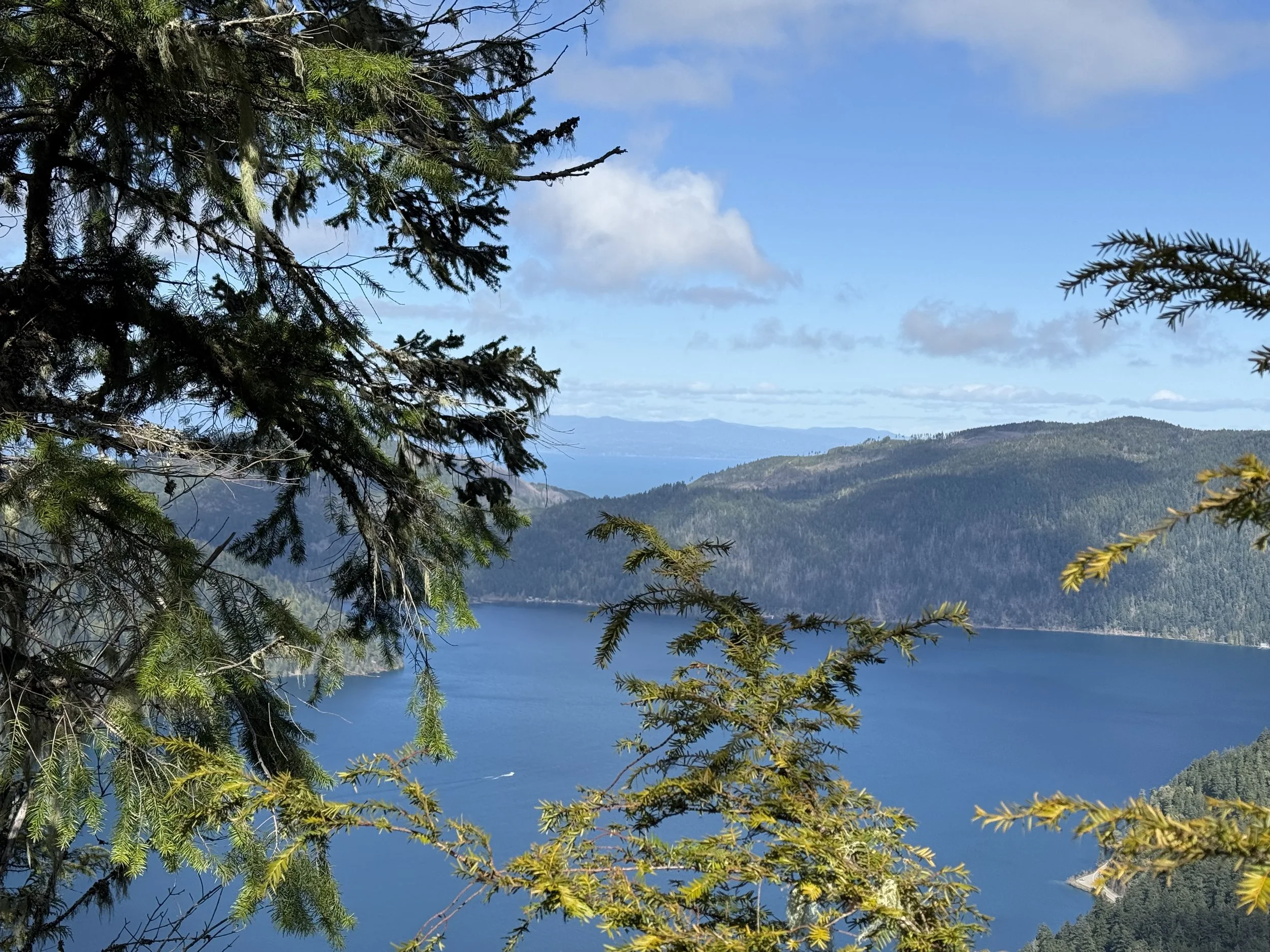 Photo of Crescent Lake in Washington