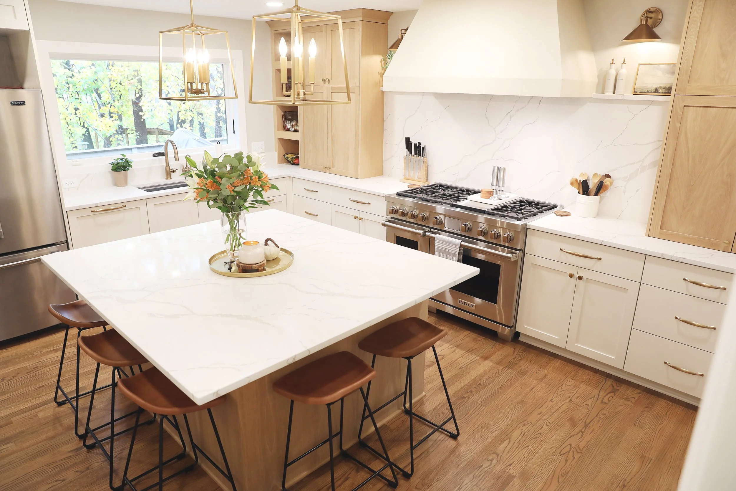 Lake-Studio-Design-Build-Traditional-Kitchen-Remodel-Island-Chanhassen.jpg