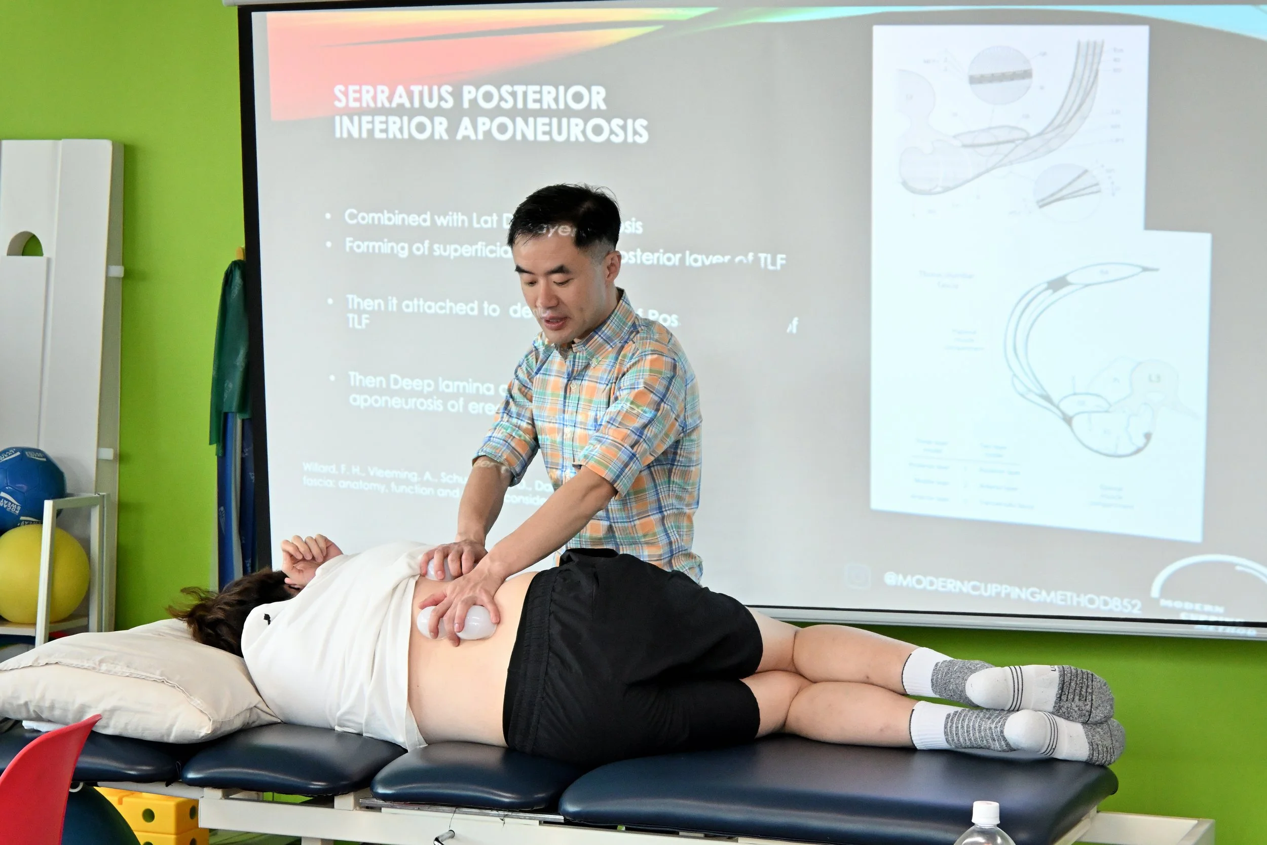 Kenny demonstrate Fascial mobilisation on Quadratus Lumborumubor