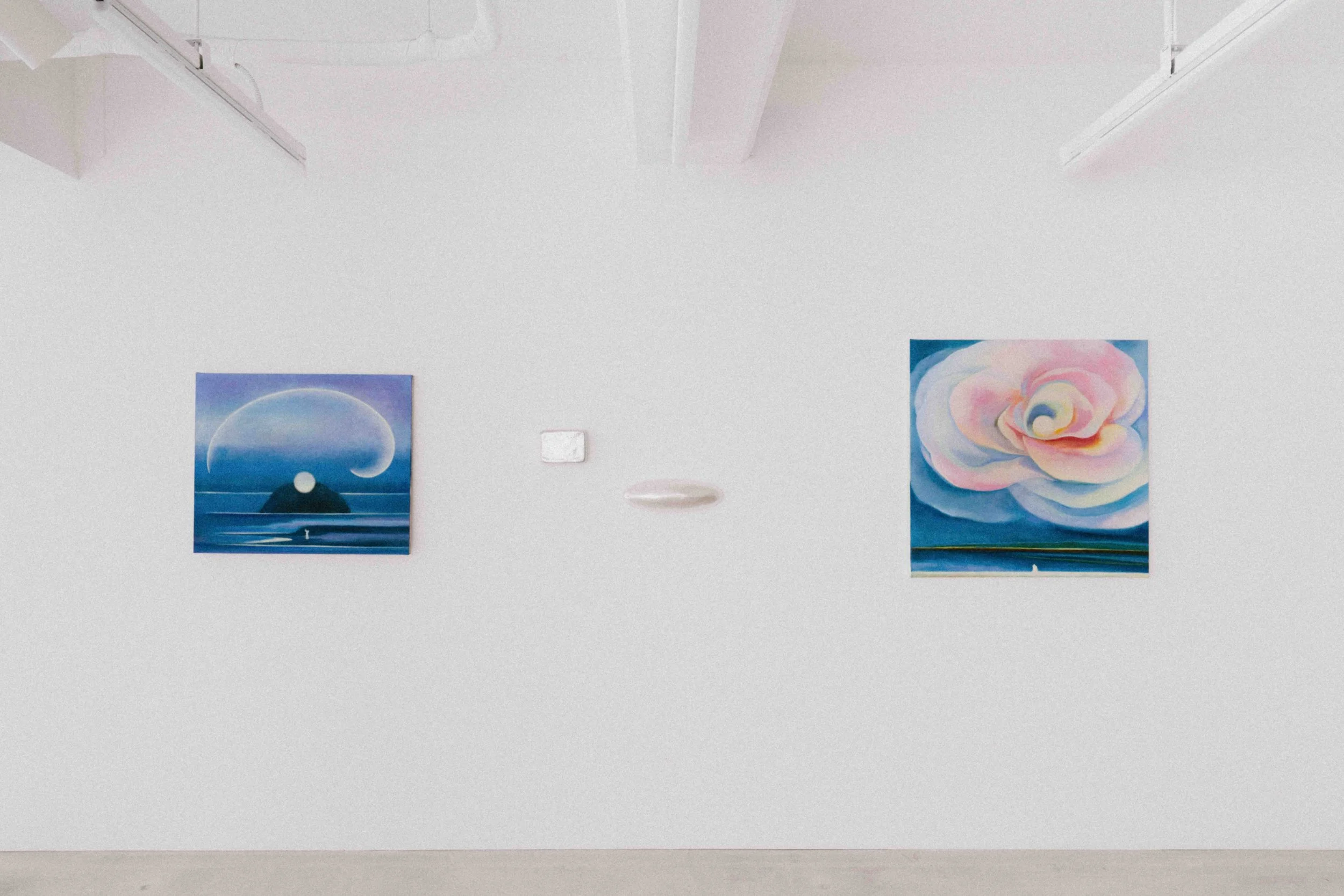 From left: 고요한 하늘(There is another sky, Ever serene), 2026, Oil and soft pastel on linen, 81x81cm.