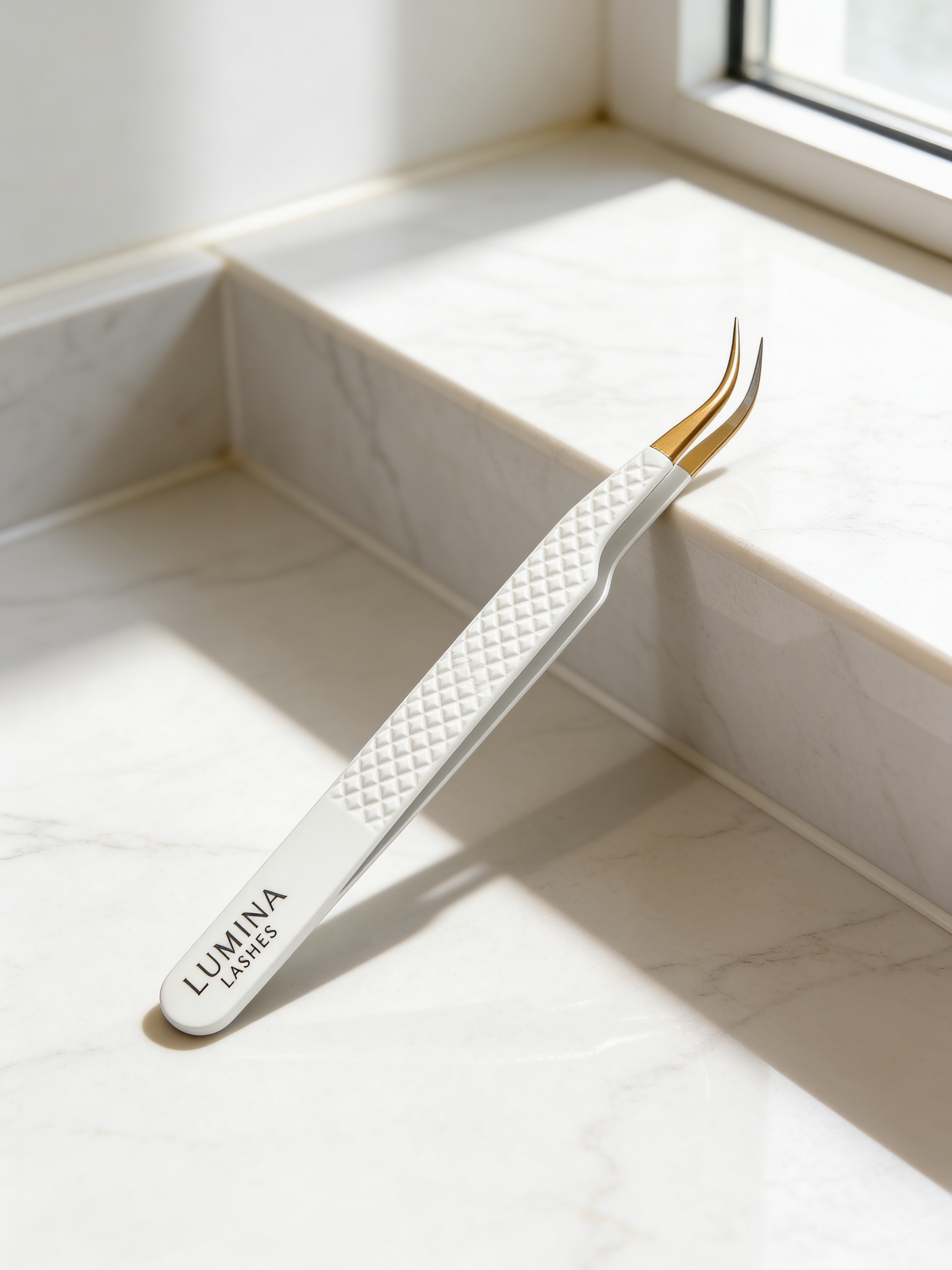 Curved Fibre Tip Tweezer