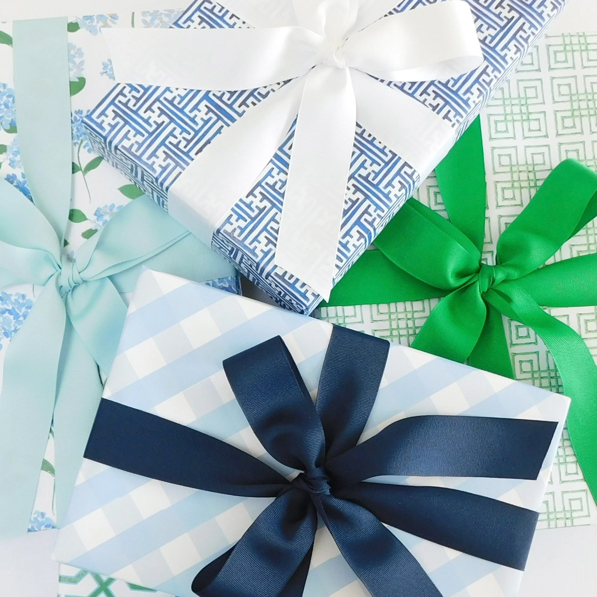 Having a blue and green moment 💙💚

These cool, layered tones feel right for summer. They're right at home dressed up for something more polished. Client gifts, closing day presents, corporate thank-yous that need to look as good as they feel.

What