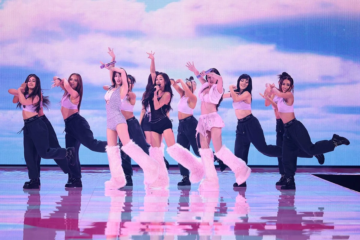 Victorias-Secret-2025-Fashion-Show-Musical-Talent-TWICE-Performing-5.jpg