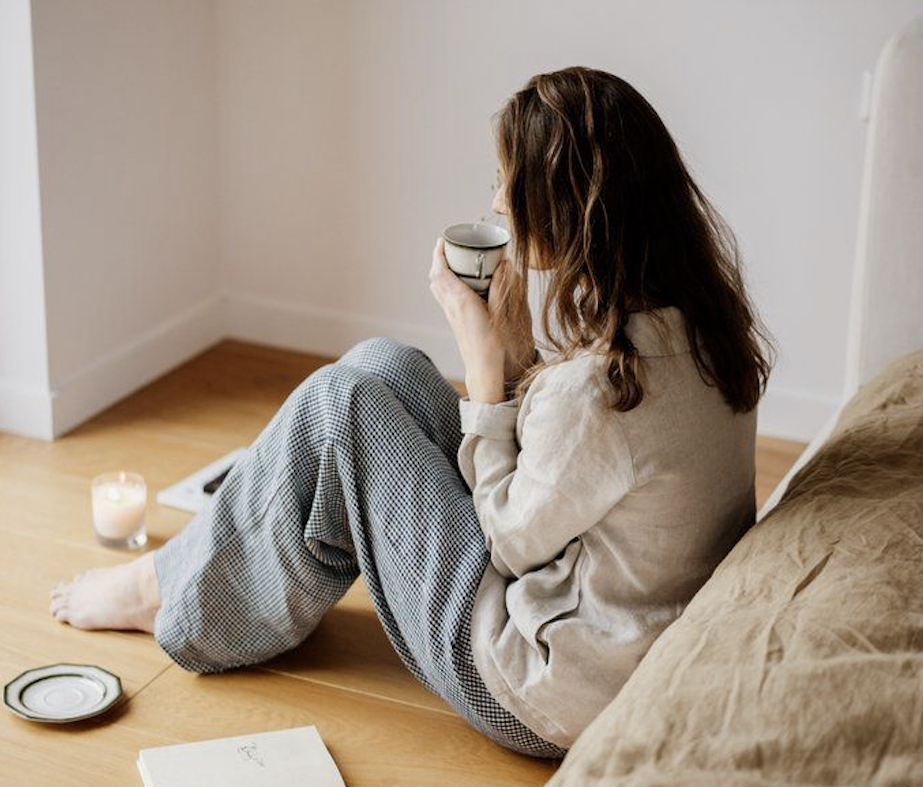 What Does It Actually Mean to “Sit With” Your Emotions?