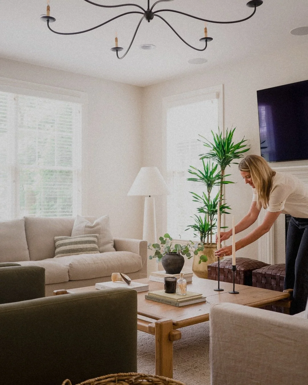 Dialed in design. Laid back living.

Thoughtful interiors rooted in clarity, intention, and ease. Spaces that feel elevated, effortless, and never stuffy. Designed for real life.😎

Chicago based, working nationwide.