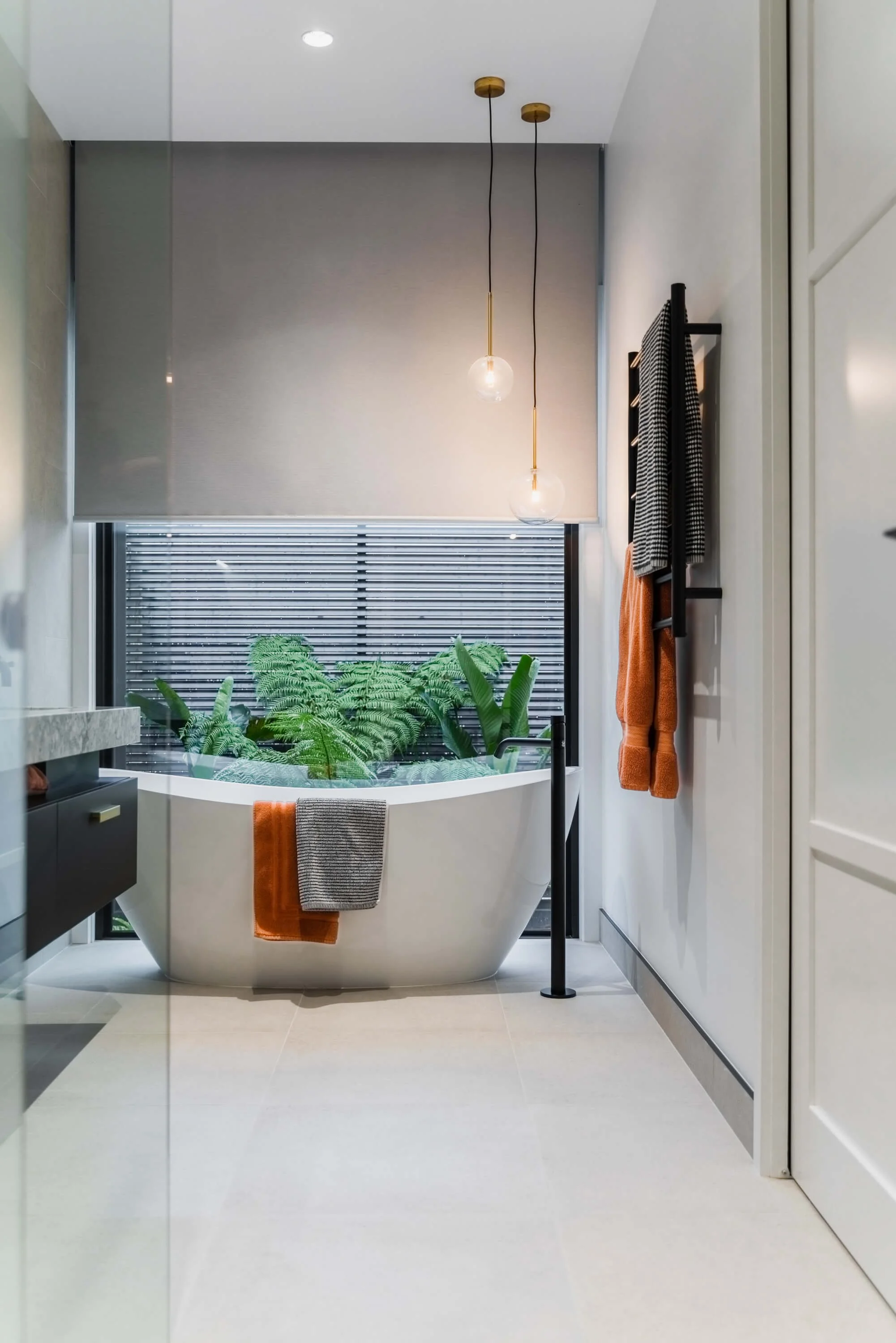 Guccione_Window_Furnishings_220630_--6.jpg