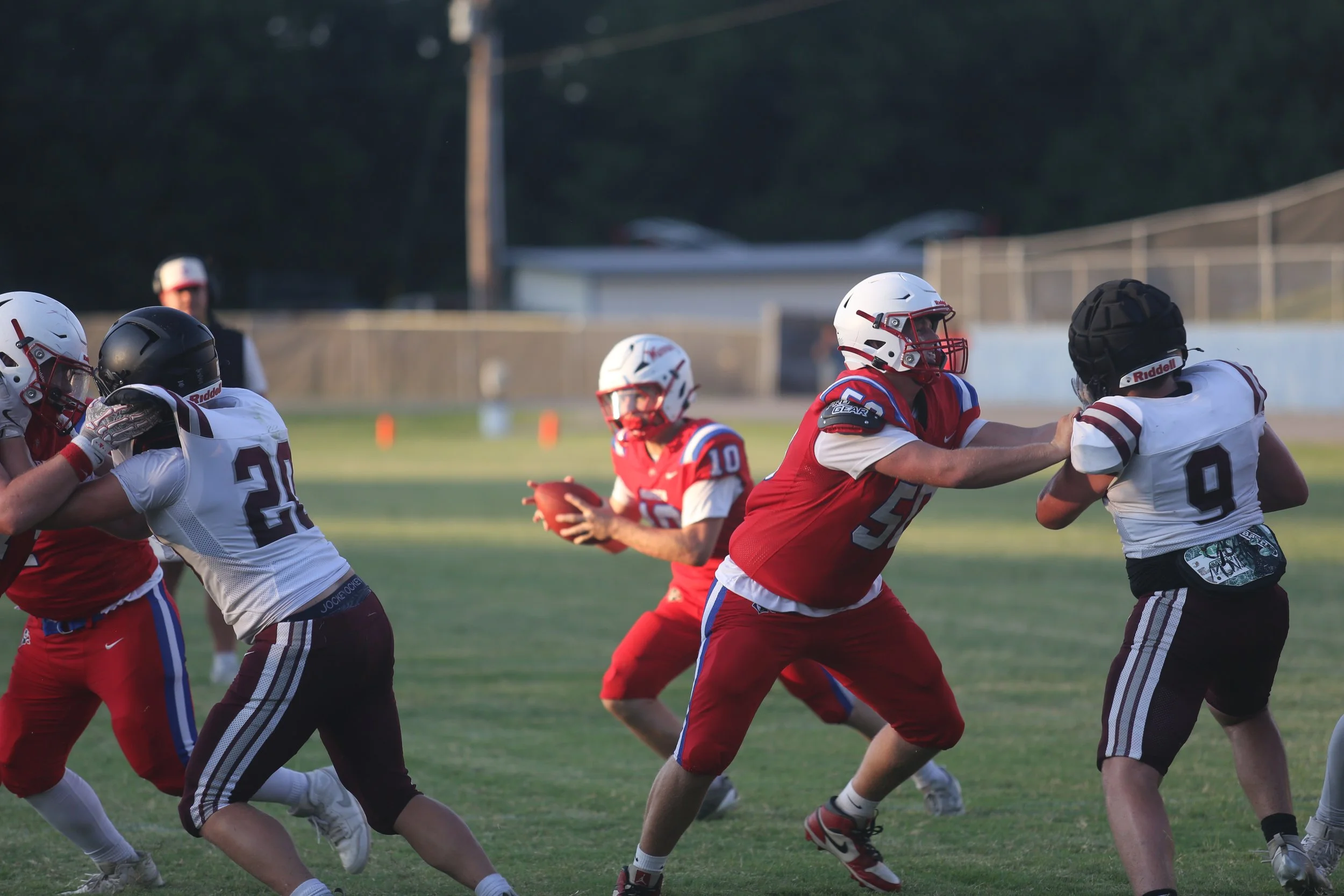 Whitman, Pioneers shine in first scrimmage