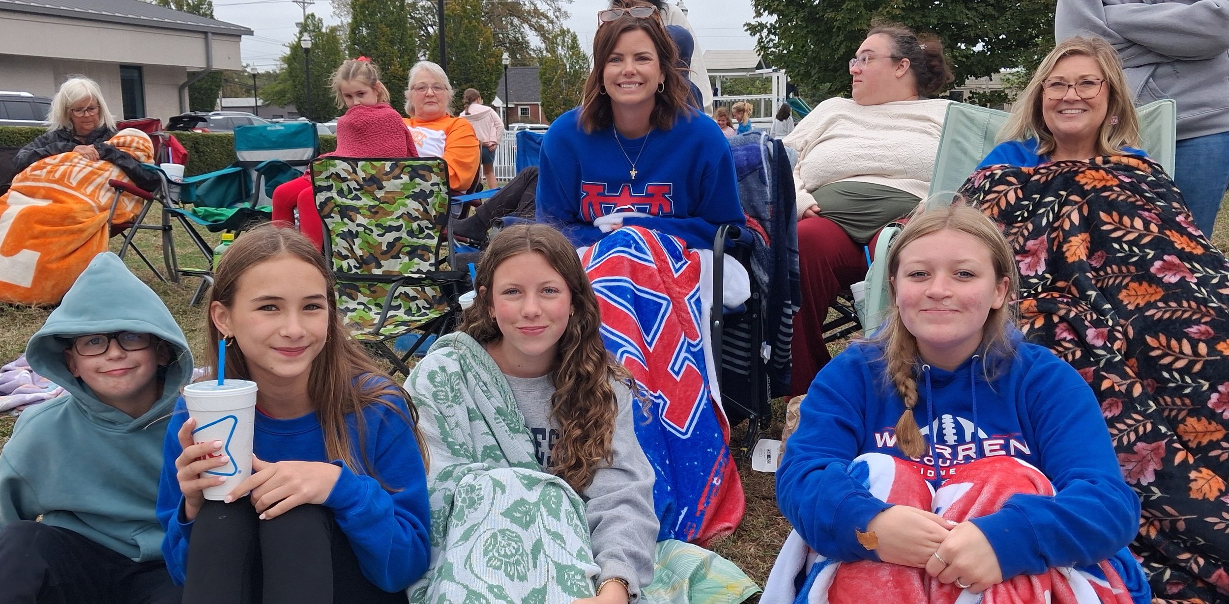 Parade crowd2.jpg