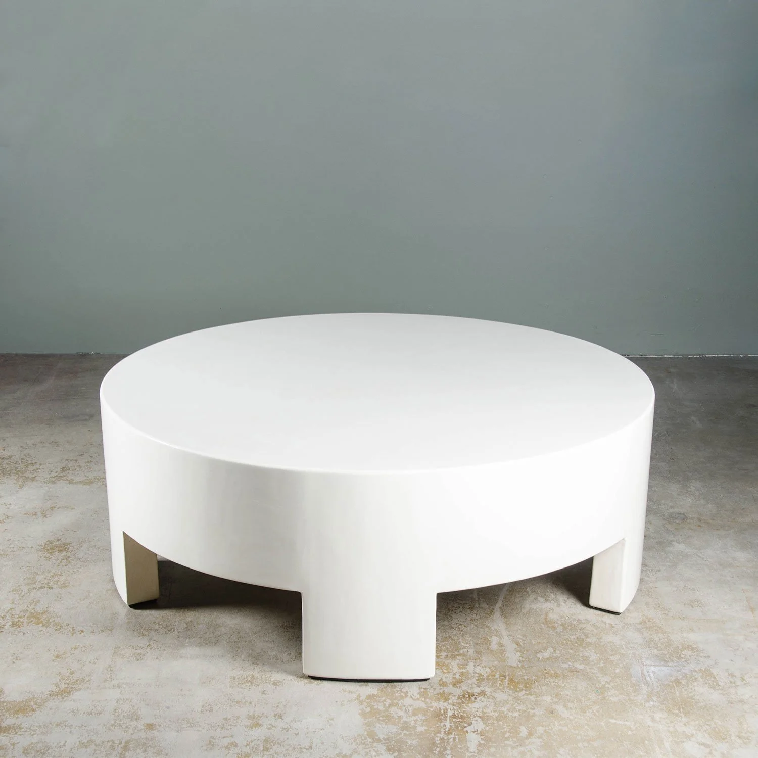 Low Round Table | Cream Lacquer