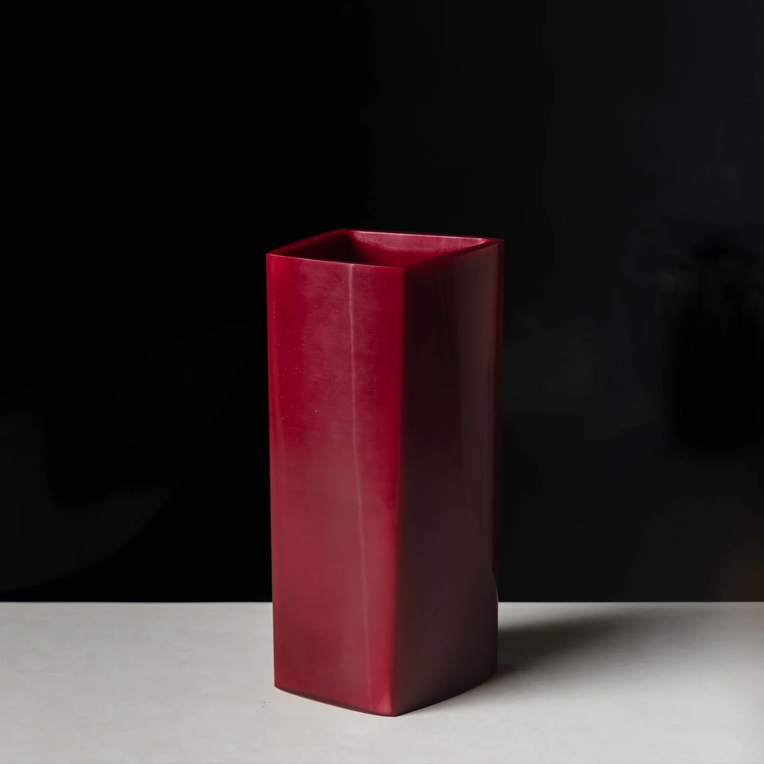 Fang Bei Vase | Raspberry