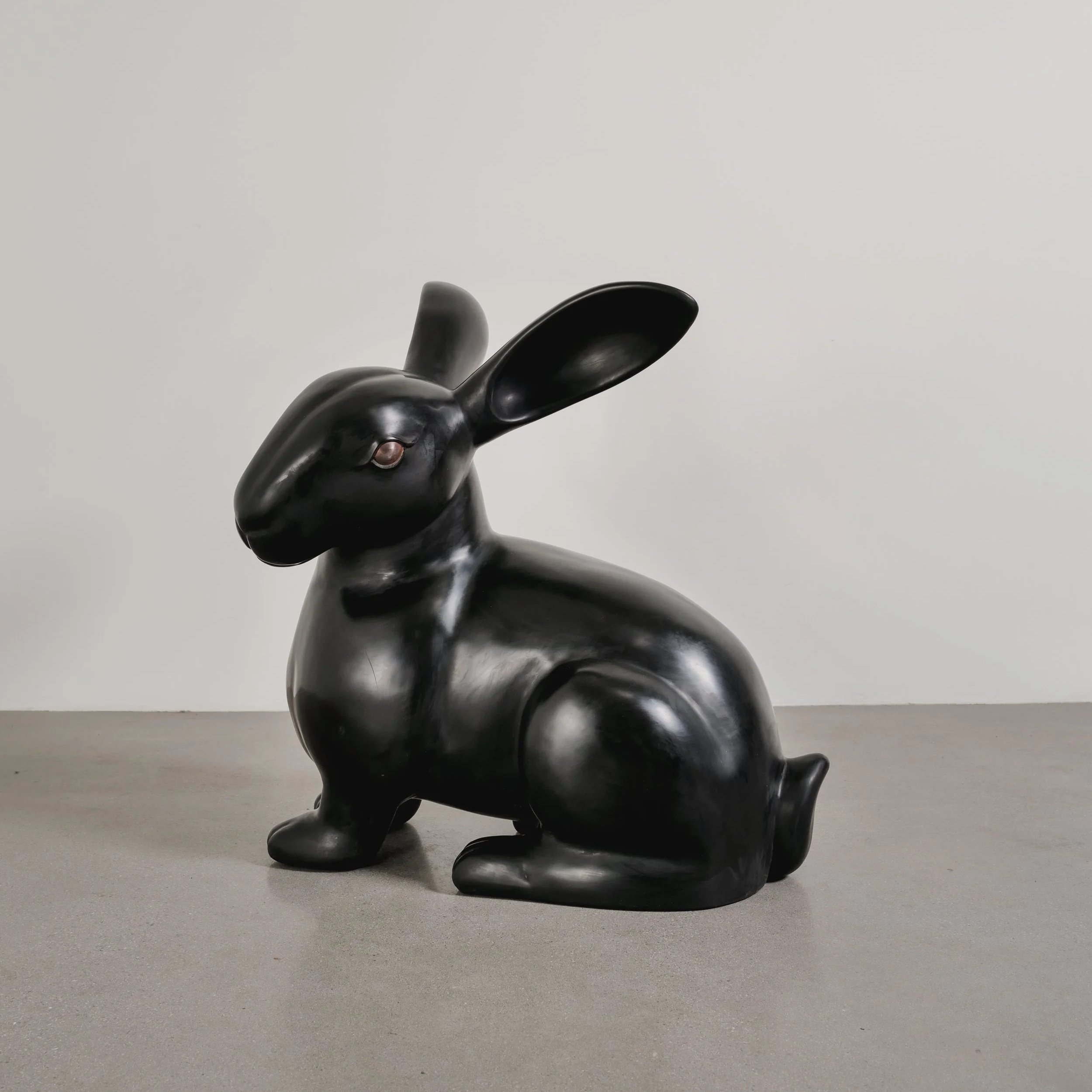 Rabbit | Black Lacquer