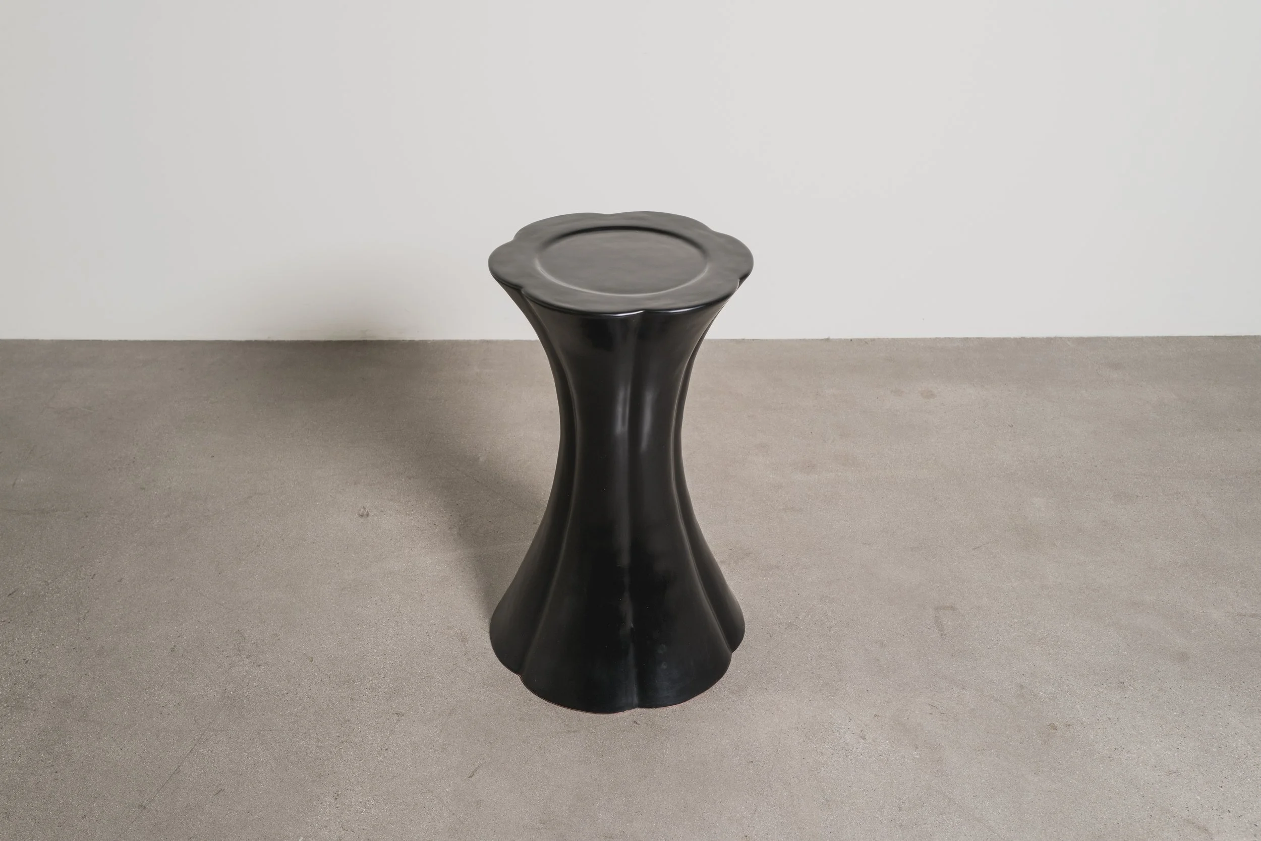 Lobed Petal Stand | Black Lacquer