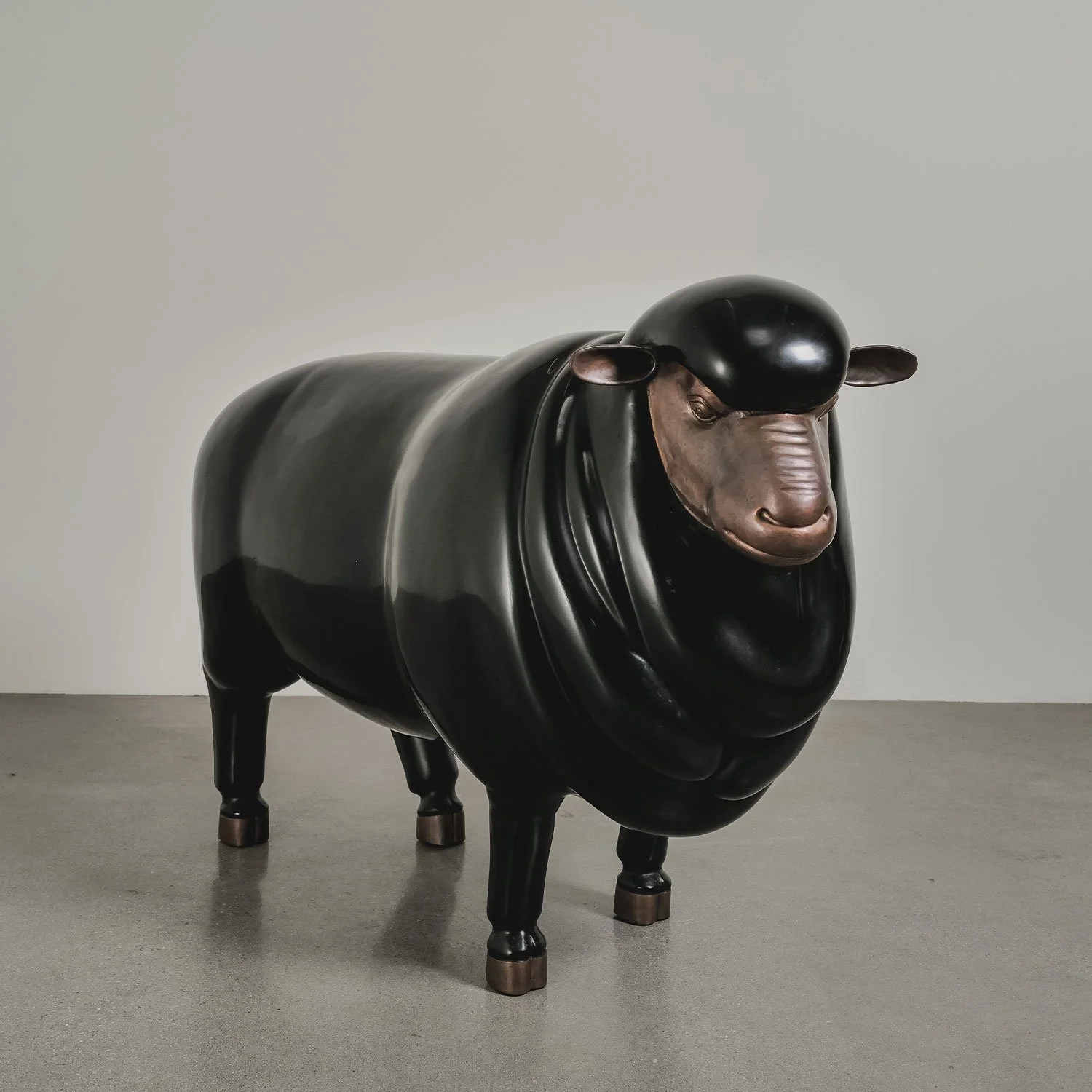 Sheep | Black Lacquer (M)