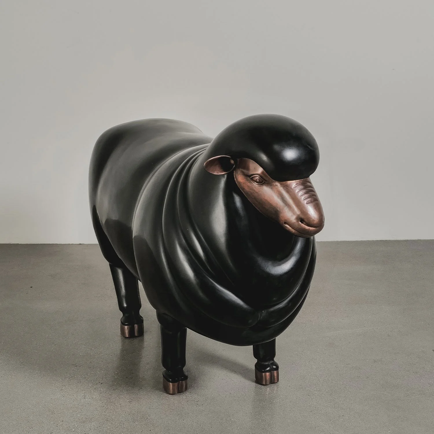Sheep | Black Lacquer (F)