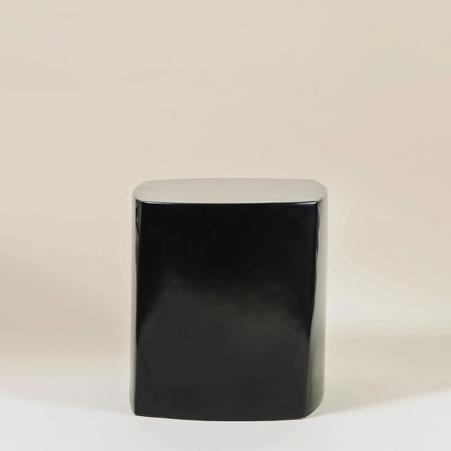 Fang Bei Drumstool | Black Lacquer