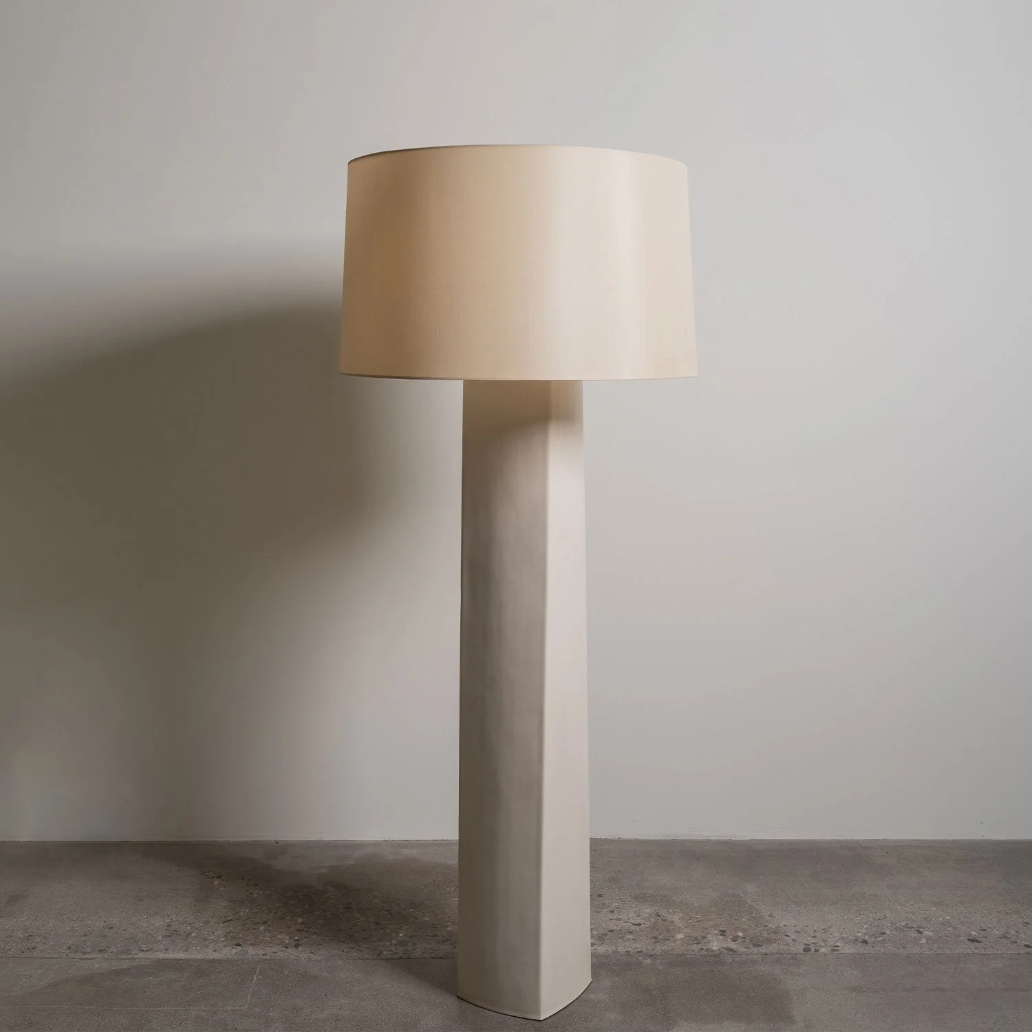 Fang Bei Floor Lamp | Cream Lacquer