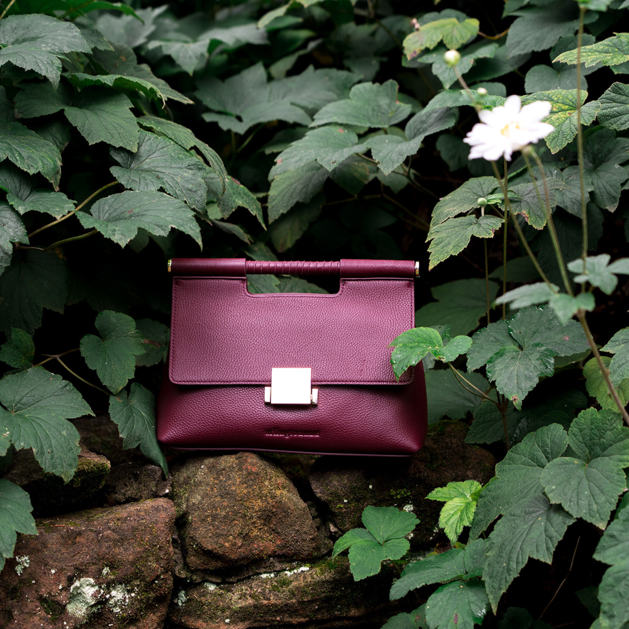 Arlington Milne Payton Hangbag Burgundy leather with gold clasp hardwear australian made leather handbag