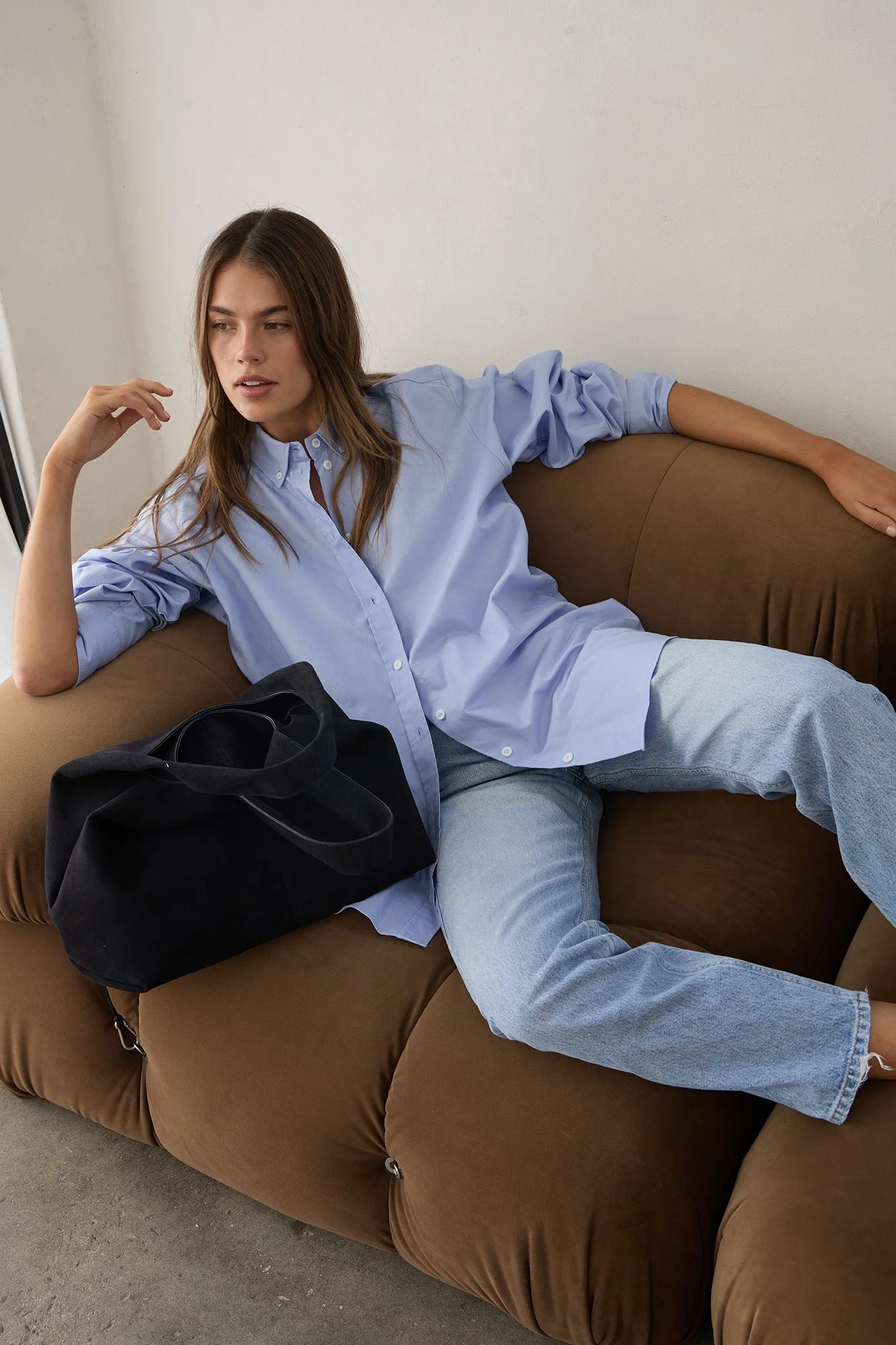 Elms+King Mayfair Tote in navy — Australian-designed handbag made from GRS-certified recycled materials, a wholesale bestseller for Queensland boutiques via Louise Wilkinson Agencies.

Elms+King Mayfair Tote | Sustainable Wholesale Handbags