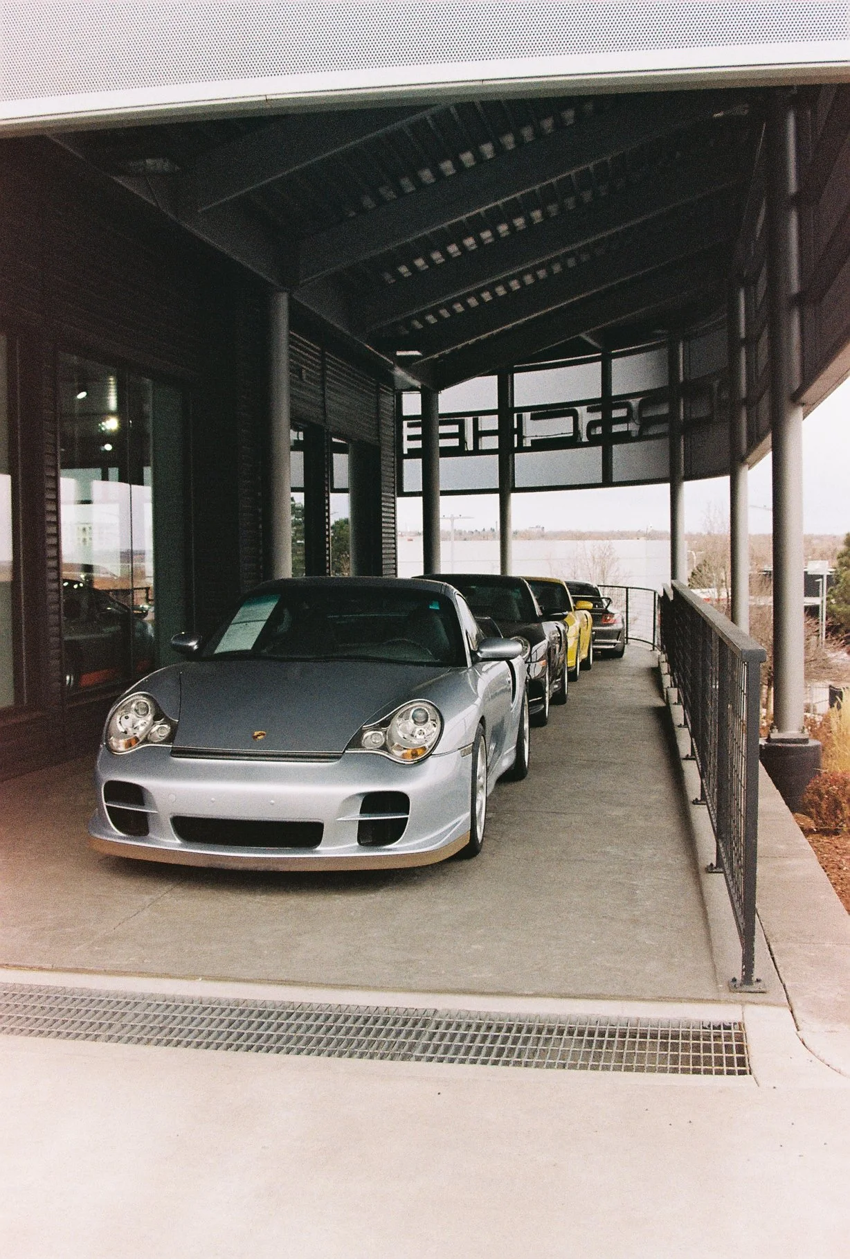 R1-01933-005A.JPG