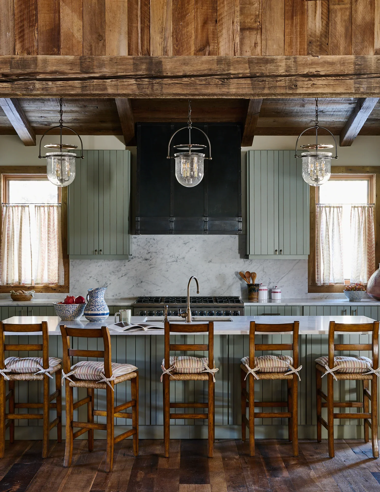 colorado_cabin_kitchen_1_101.webp