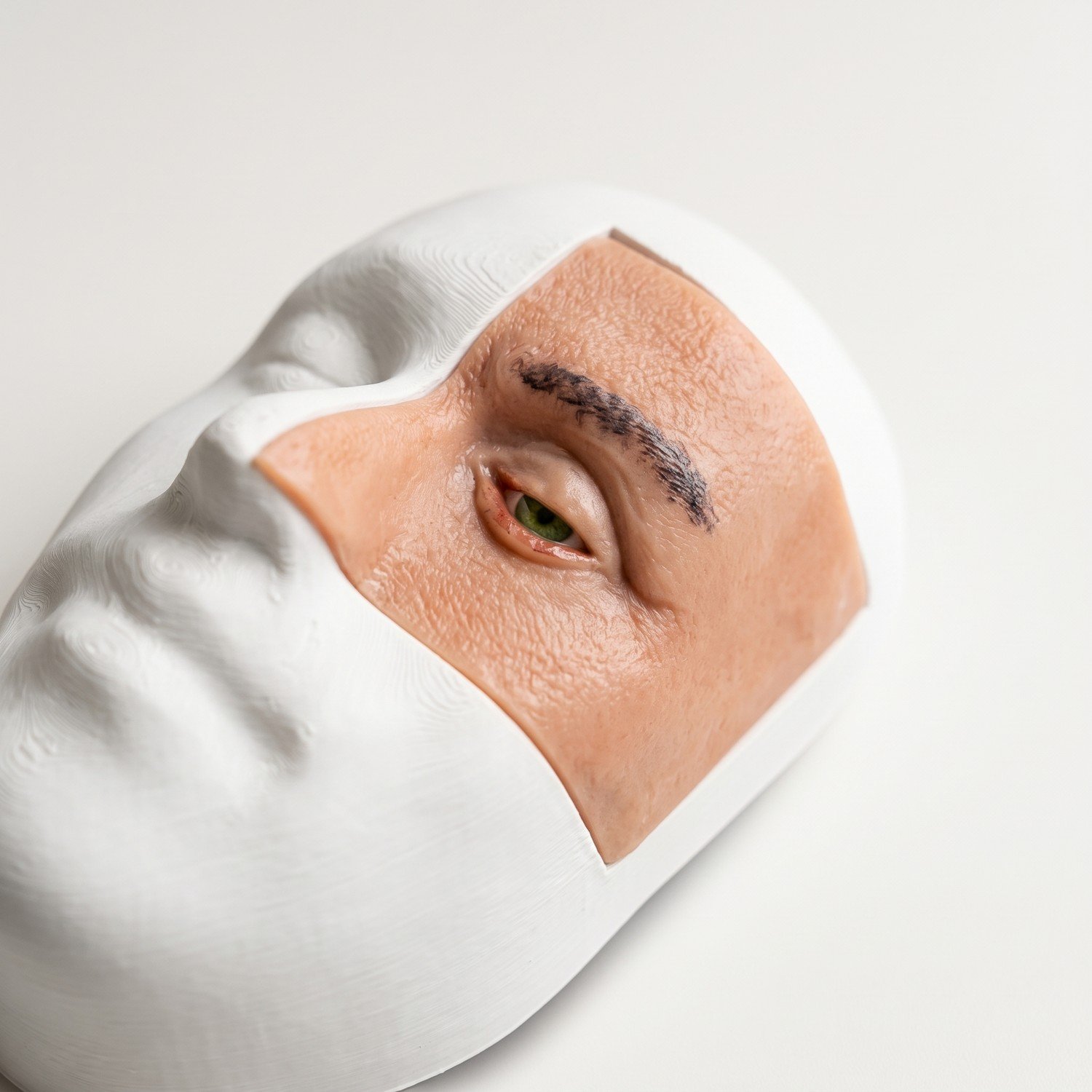 MARKO_LID_im_Kopf_03_closeup_1500.jpg