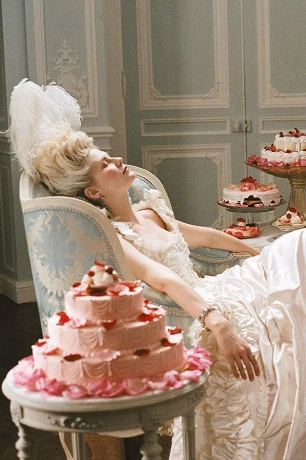 My Abhorrence for The current state of romantasy &amp; romance as a genre. 