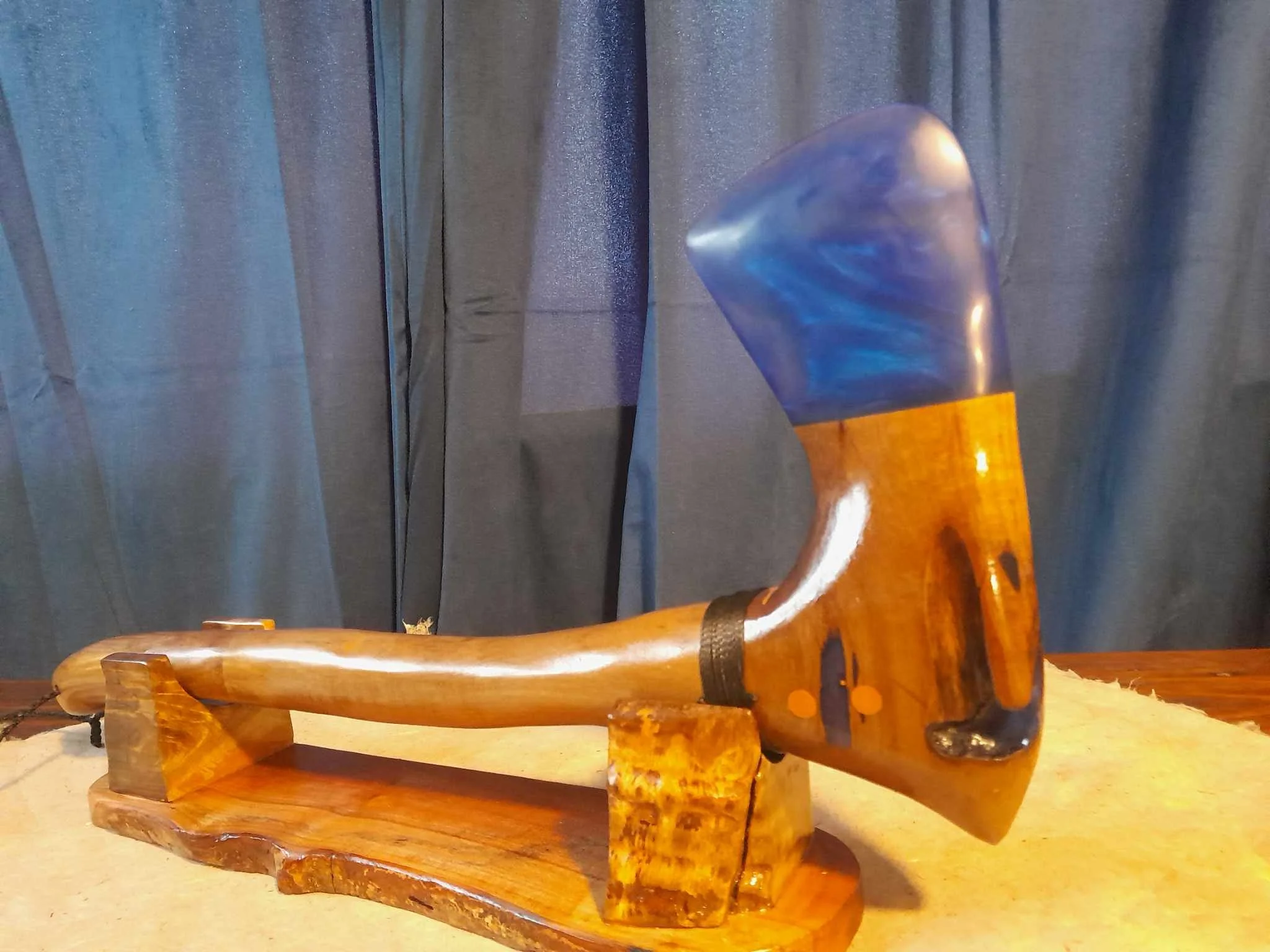 Pātiti- Blue resin (Short handled Māori axe)