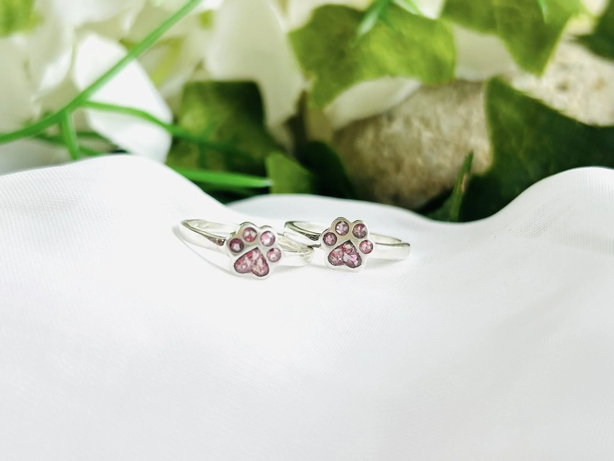 Pawprint Pet Inclusion Keepsake Ring