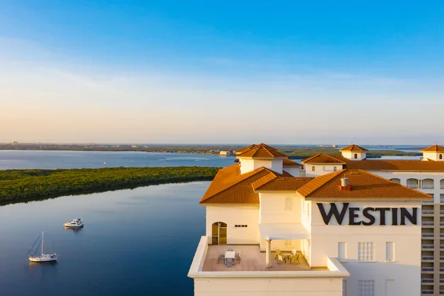 rswwi-serenity-suite-terrace-4823-hor-clsc.webp