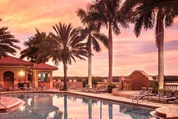 rswwi-resort-pool-0276-hor-clsc.webp