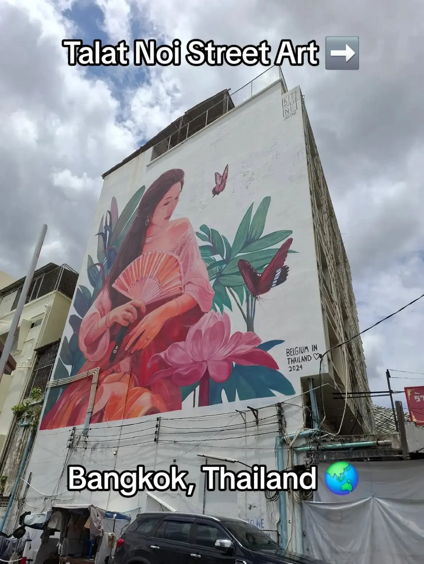The street art in Bangkok was very cool!

My favourite out of this selection is the woman with the golden hair accessory 👑.

Alice 💙

#streetart #bangkok #talatnoi #art #artists