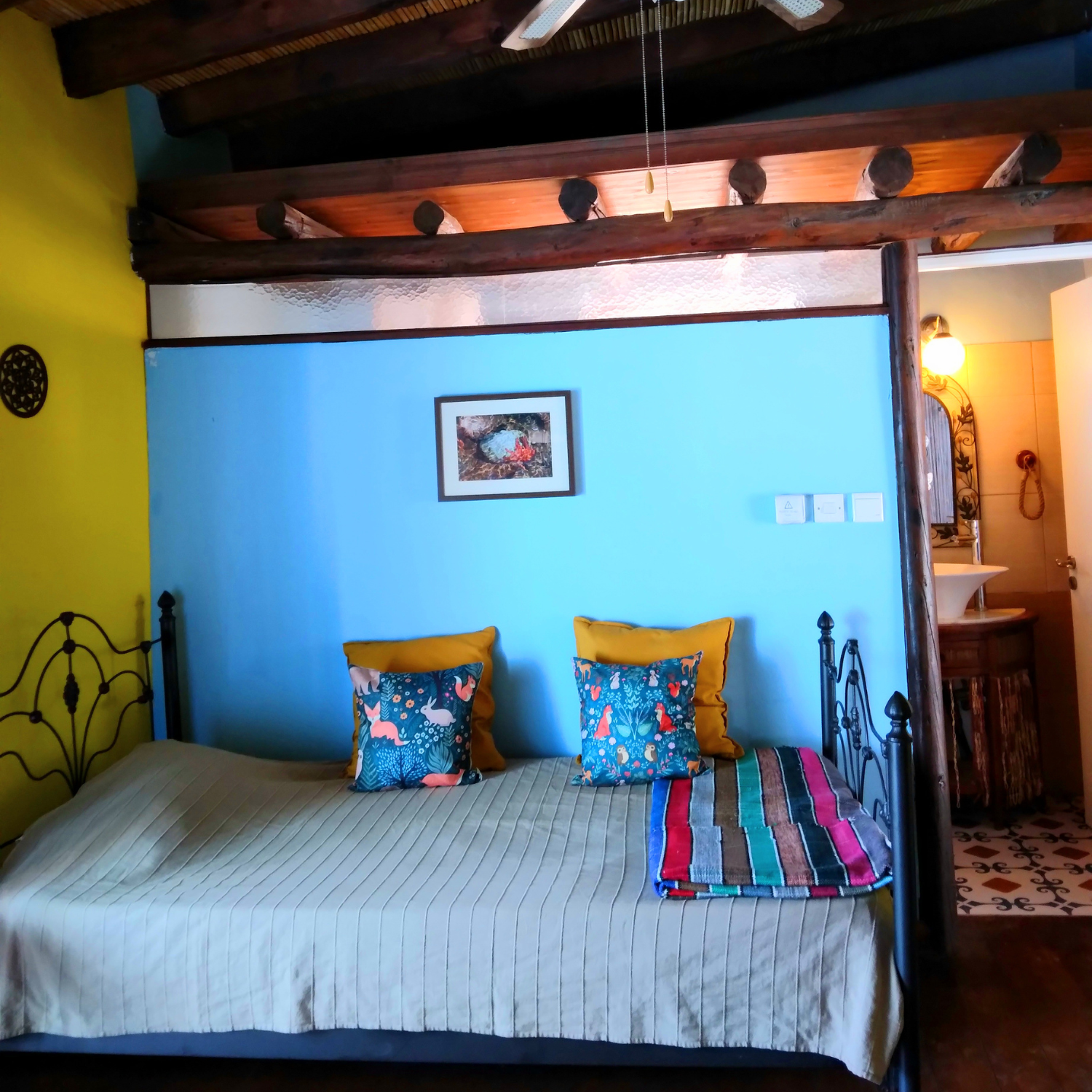 Thoupi room at Aperanti