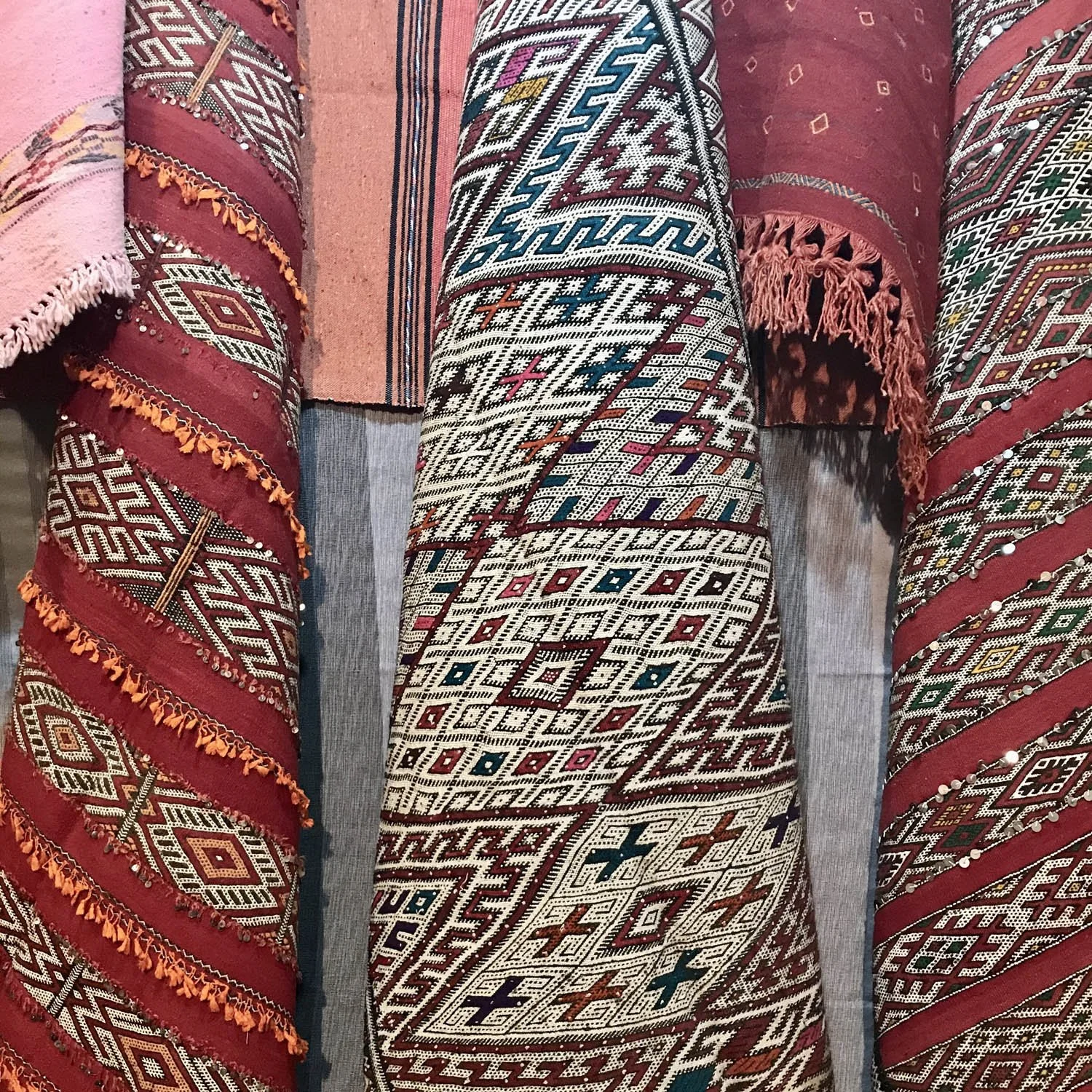 lampshade-fabric-pattern-inspiration-moroccan-kilim-geometric-textile-crimson.jpg