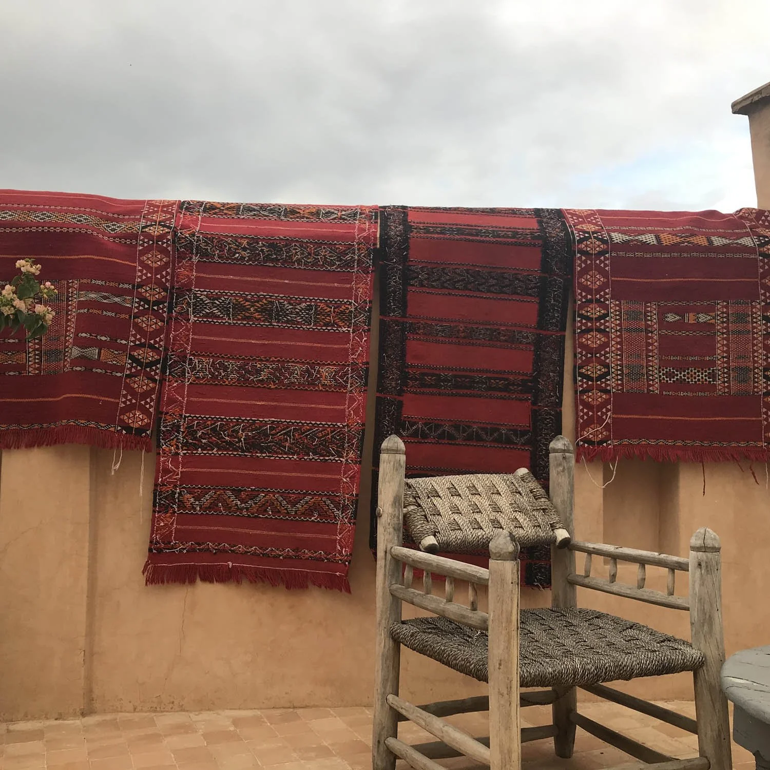 lampshade-textile-inspiration-moroccan-berber-kilim-geometric-pattern-red.jpg