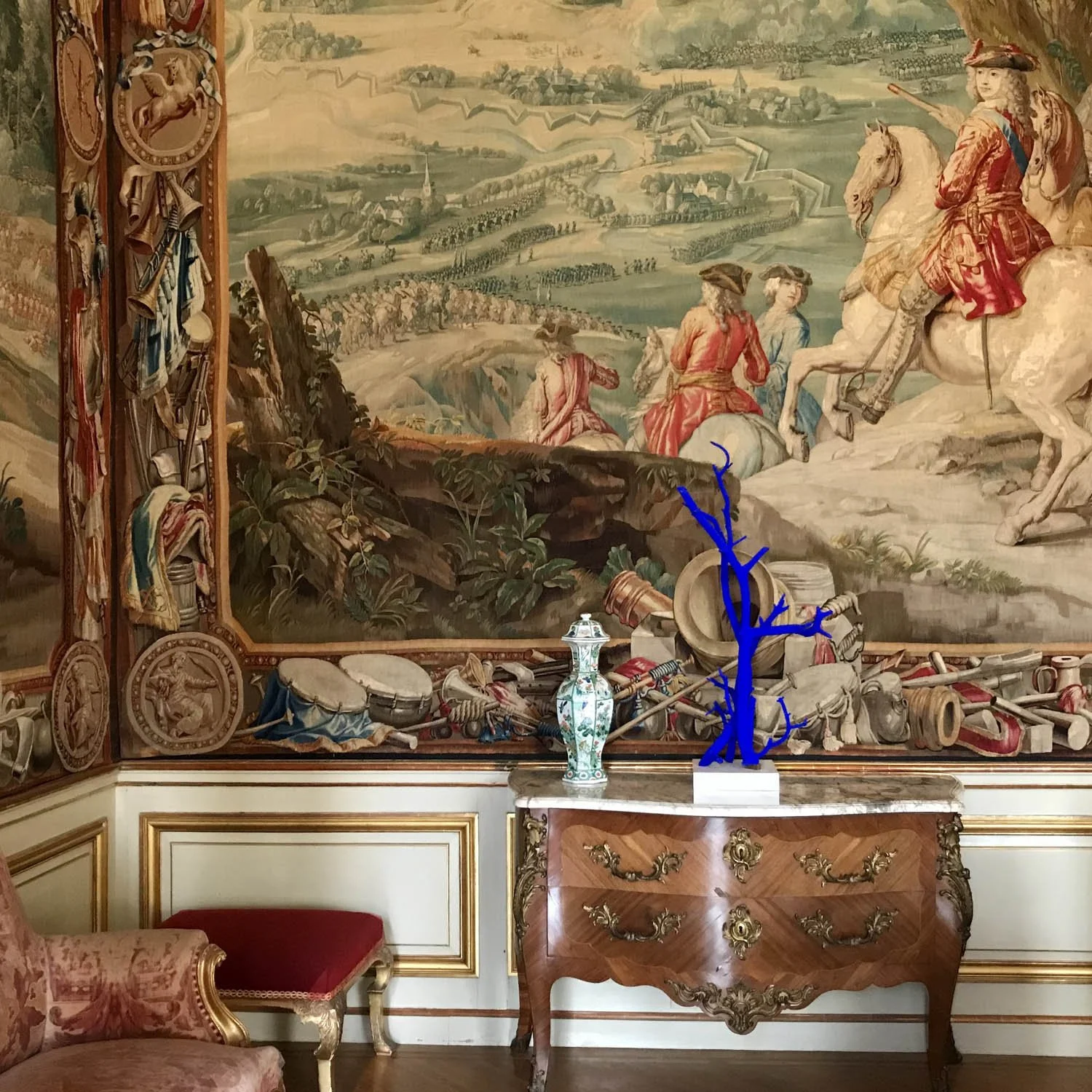luxury-lampshade-design-inspiration-versailles-tapestry-baroque-gilded-french-interior.jpg